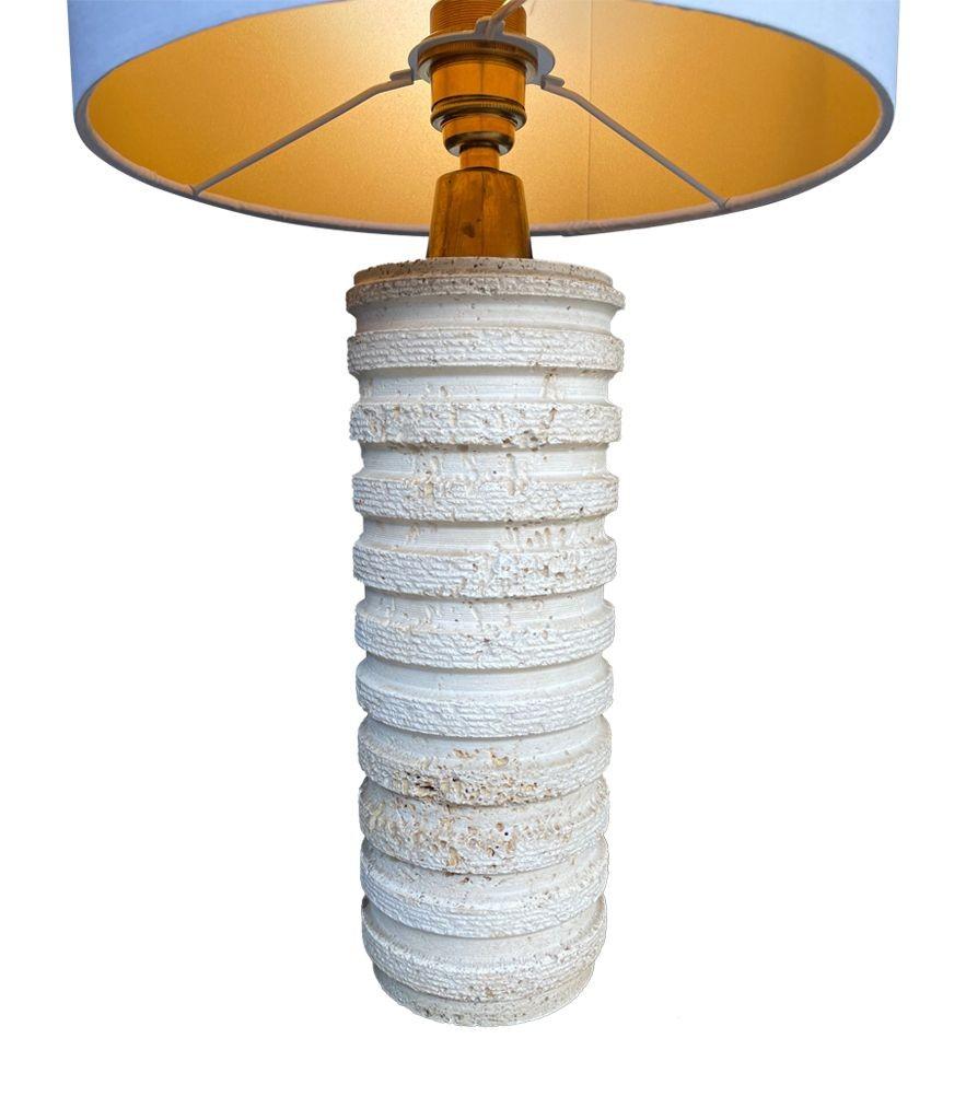 Late 20th Century Italian 1970s Travertine Lamp by Fratelli Mannelli with Brass Fittings For Sale
