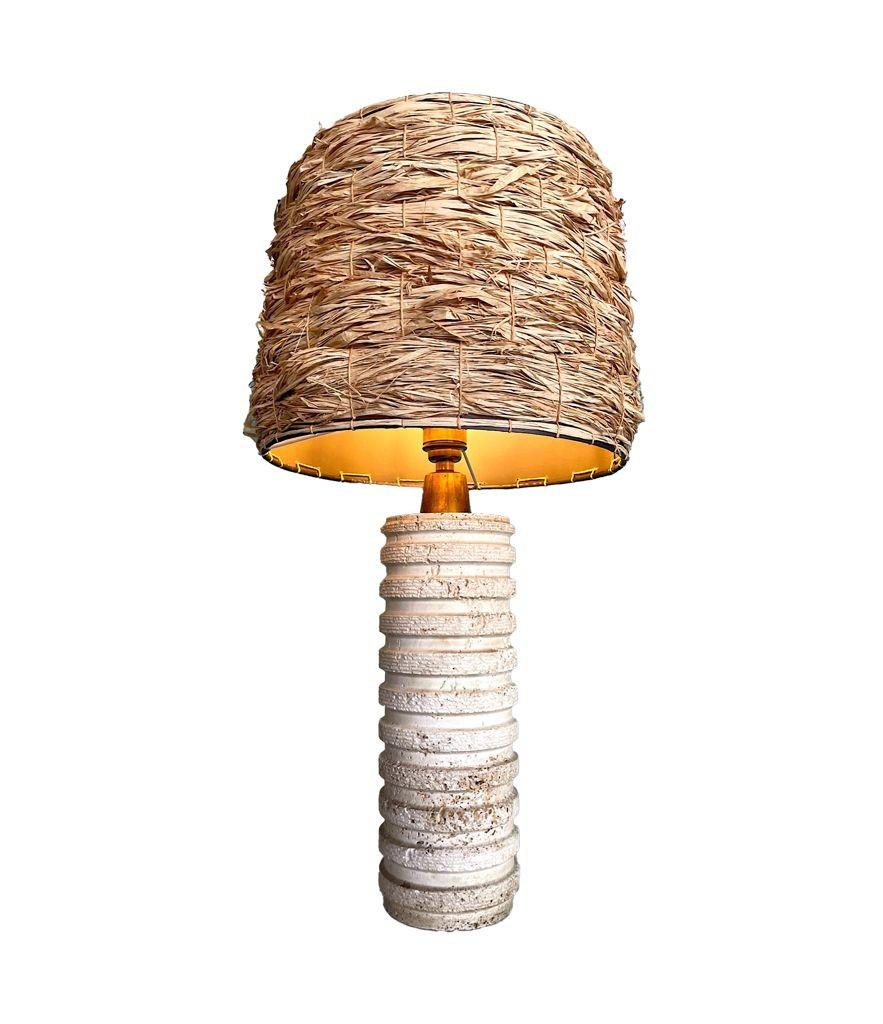 Lampe italienne en travertin des années 1970 par Fratelli Mannelli avec accessoires en laiton en vente