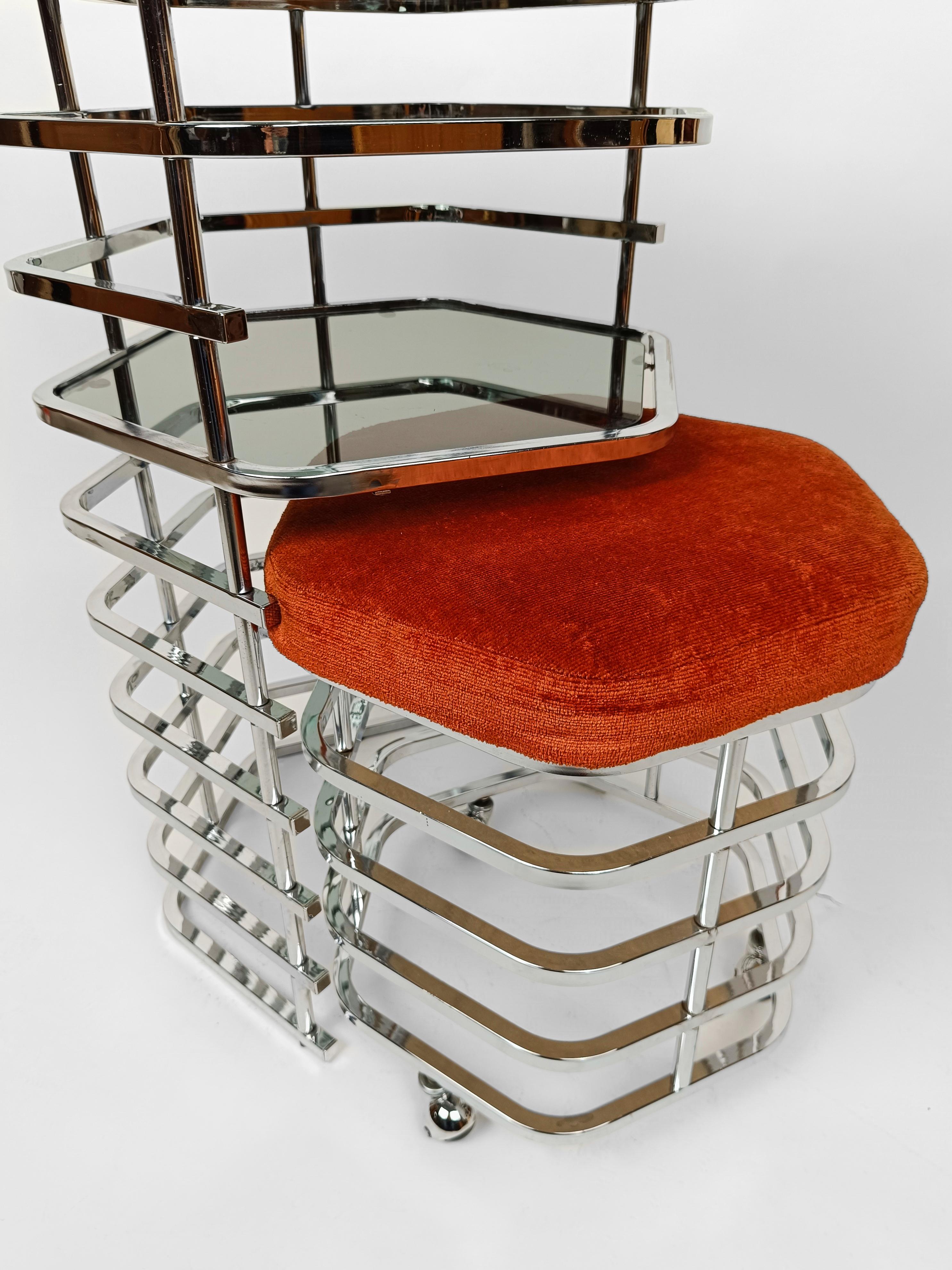 Ère spatiale Table de toilette et assise italienne des années 1970 en chrome et verre fumé en vente