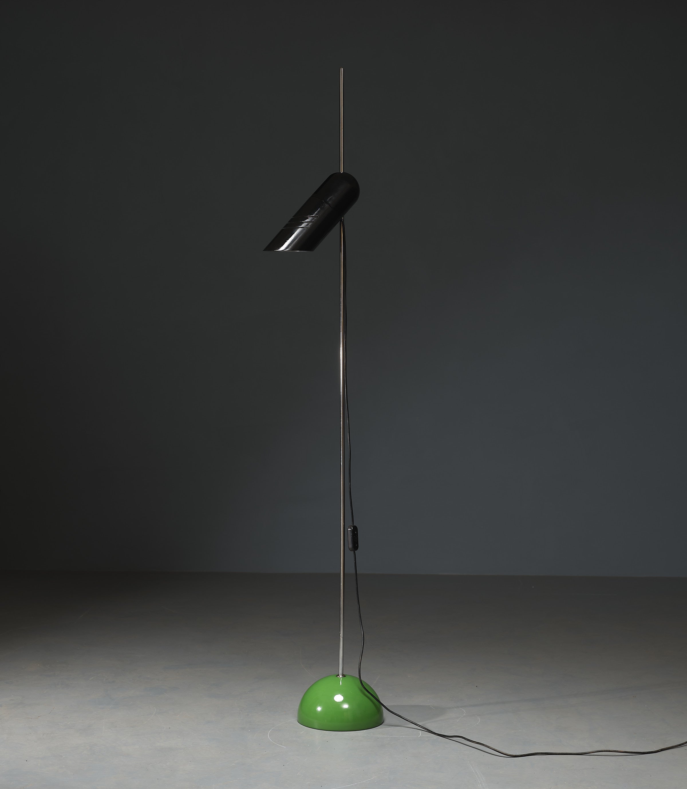 Italian 1970s Vintage Floor Lamp with Adjustable  Diffuser In Good Condition In Rome, IT