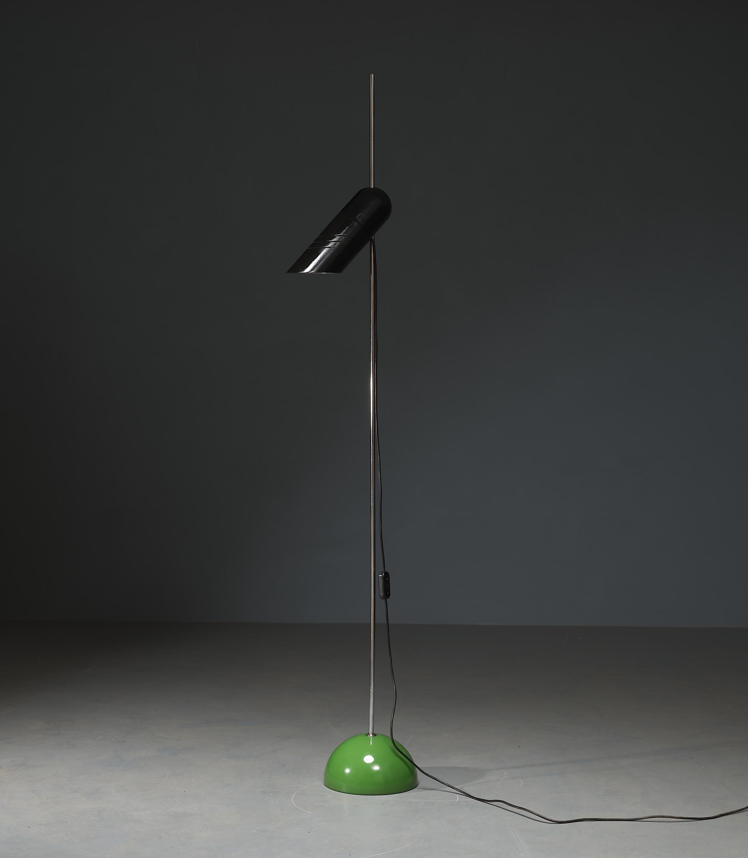 Italian 1970s Vintage Floor Lamp with Adjustable  Diffuser For Sale 2