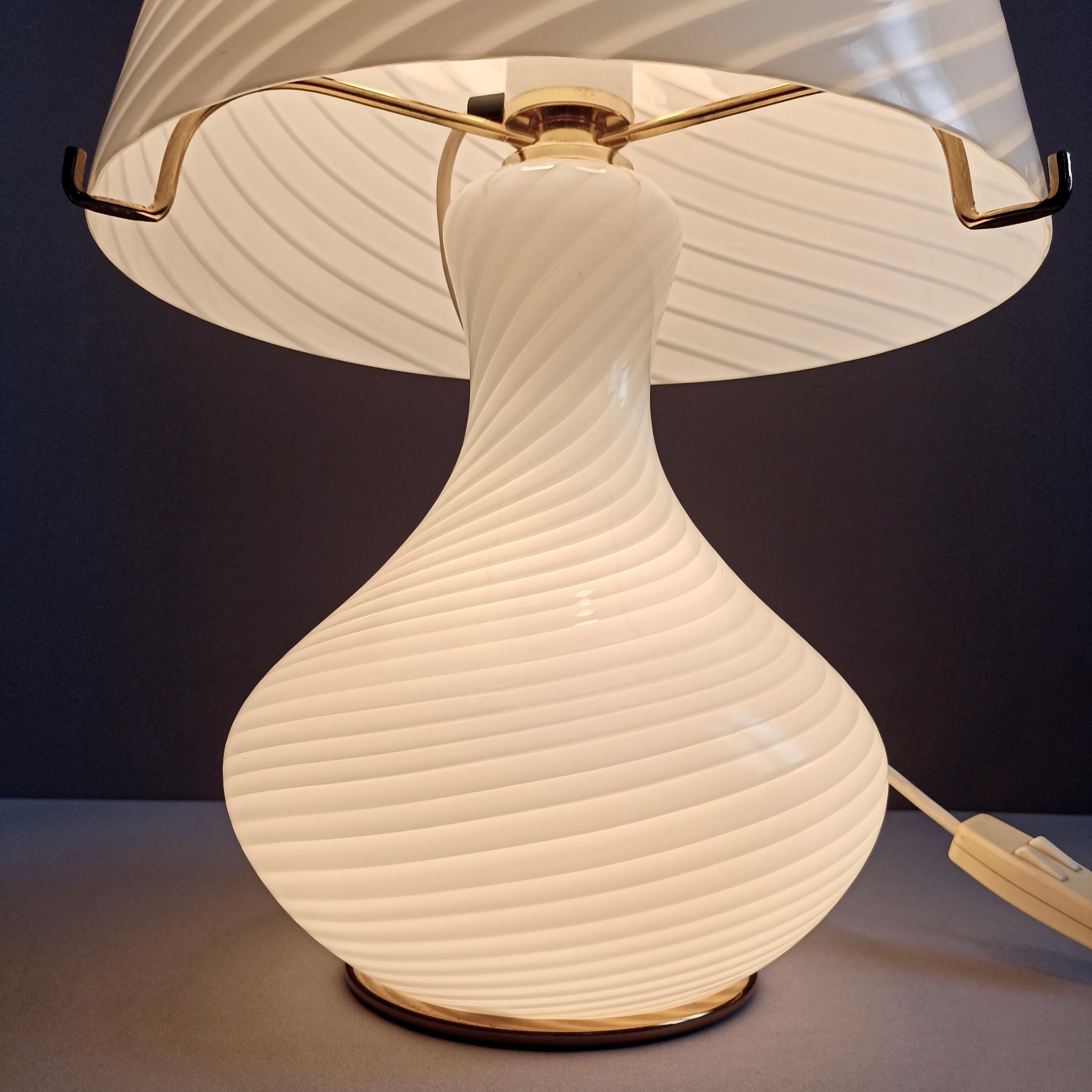 Murano 1970s Mushroom Swirled Art Glass XL Size Four-Light Table Lamp For Sale 8