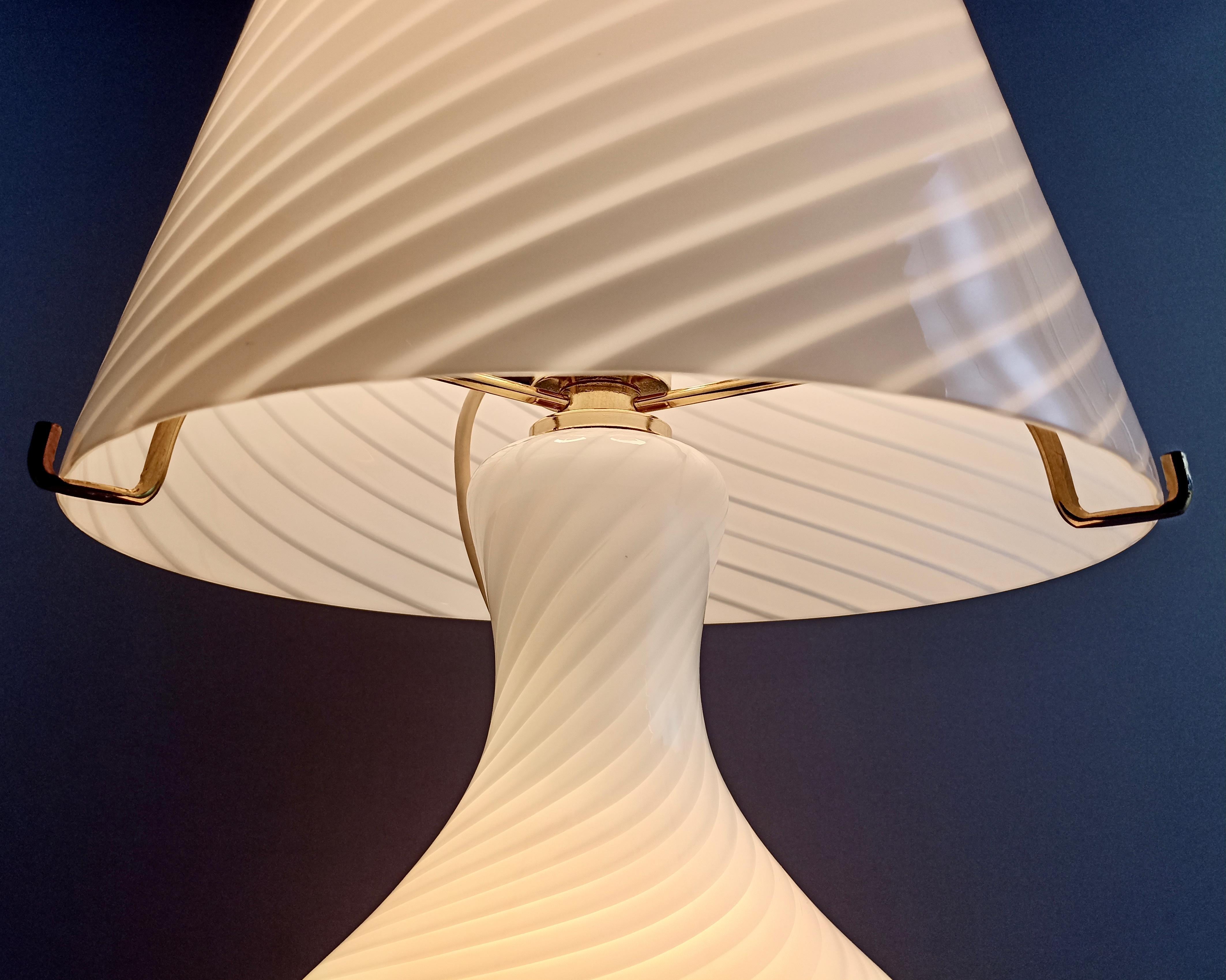 Murano 1970s Mushroom Swirled Art Glass XL Size Four-Light Table Lamp For Sale 9