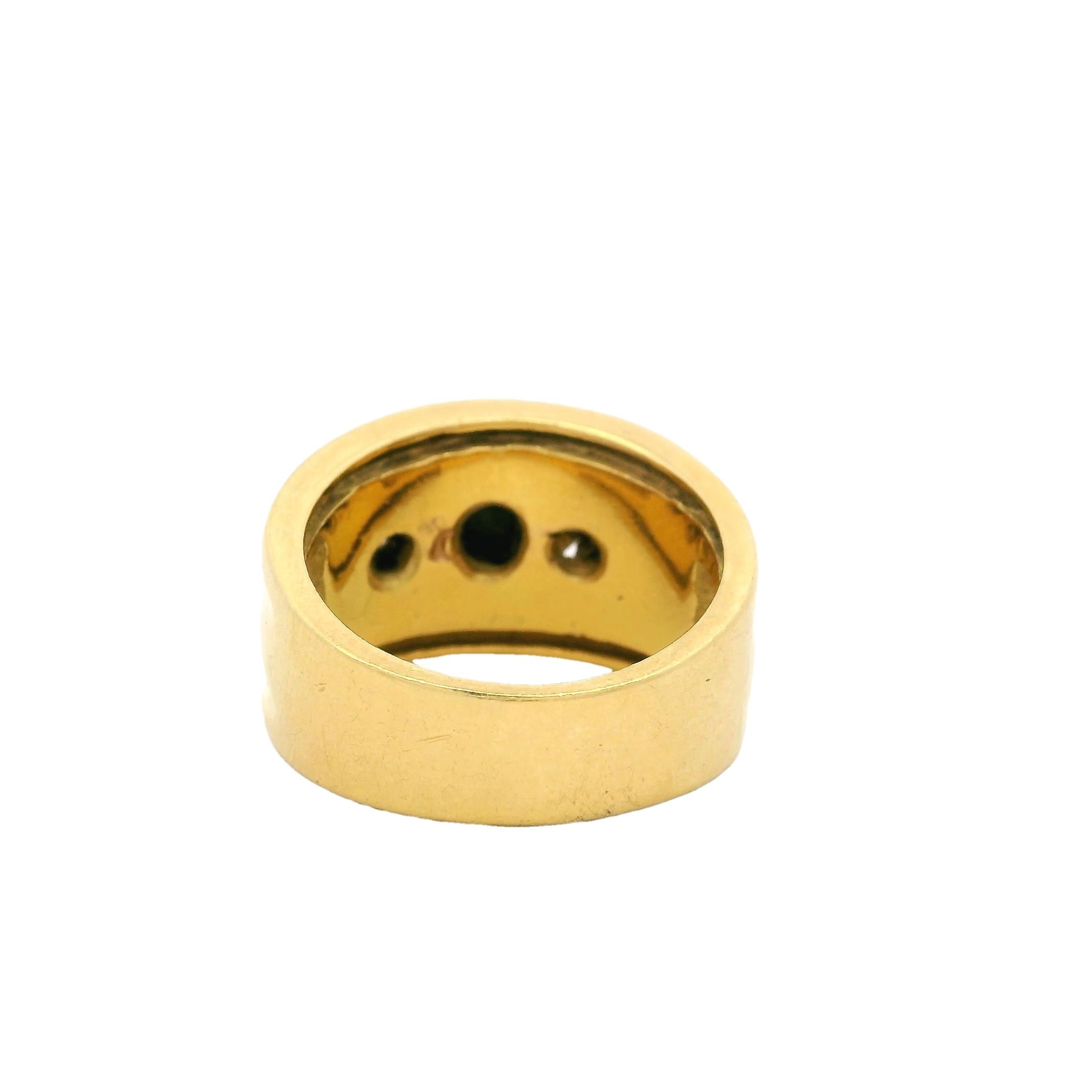 Taille cabochon Bague italienne 1980 18K étoile étrusque saphir et diamant en vente