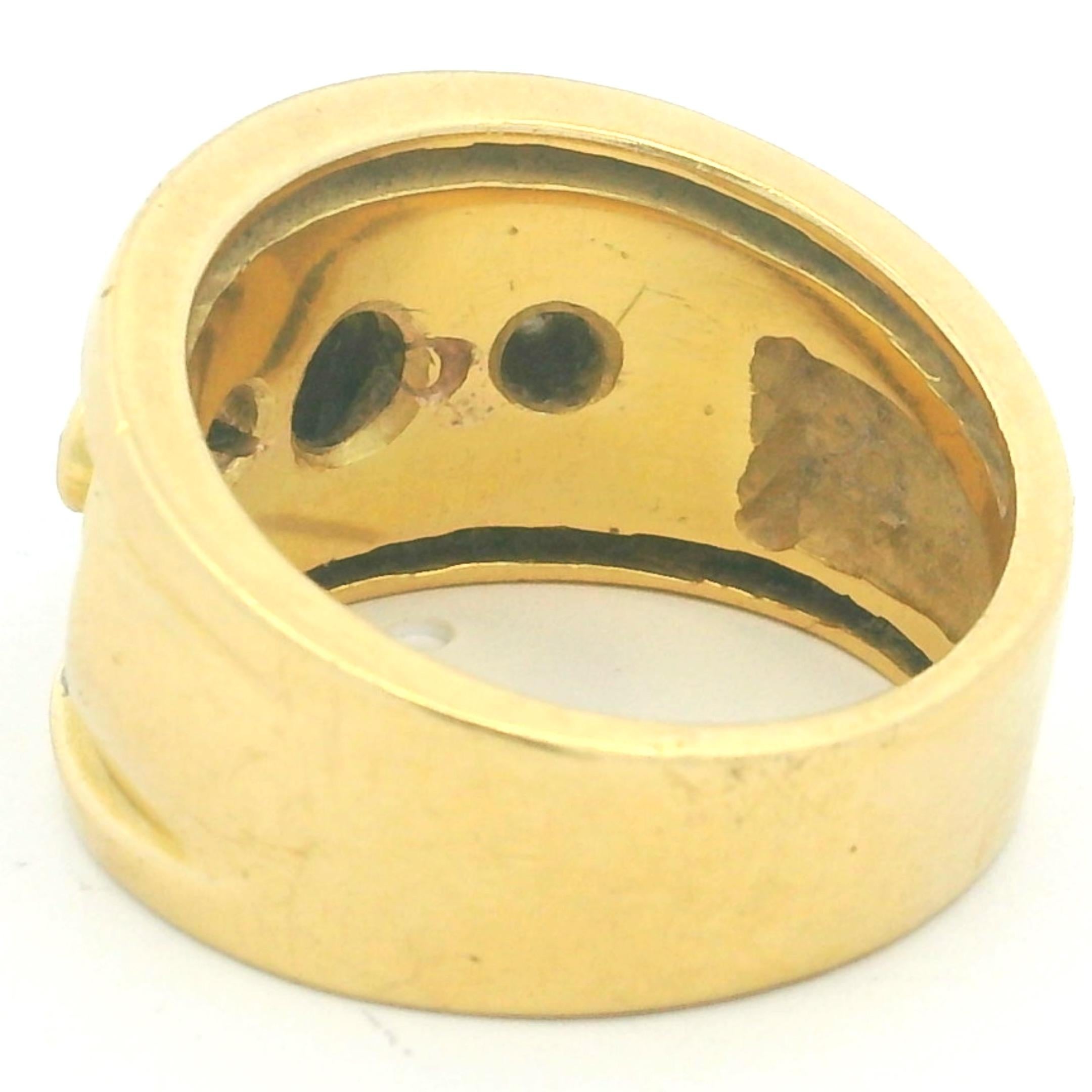 Bague italienne 1980 18K étoile étrusque saphir et diamant en vente 1