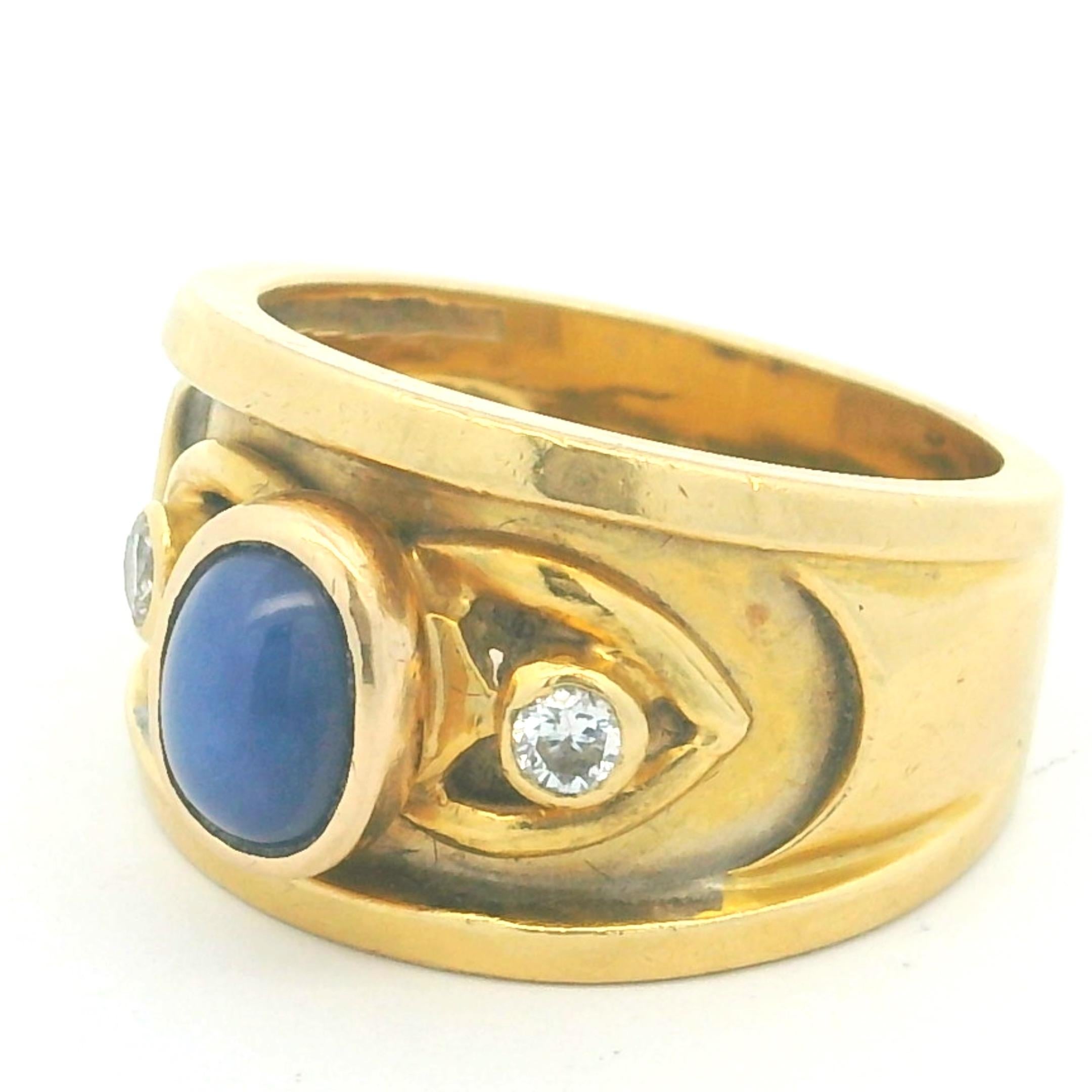 Bague italienne 1980 18K étoile étrusque saphir et diamant en vente 2