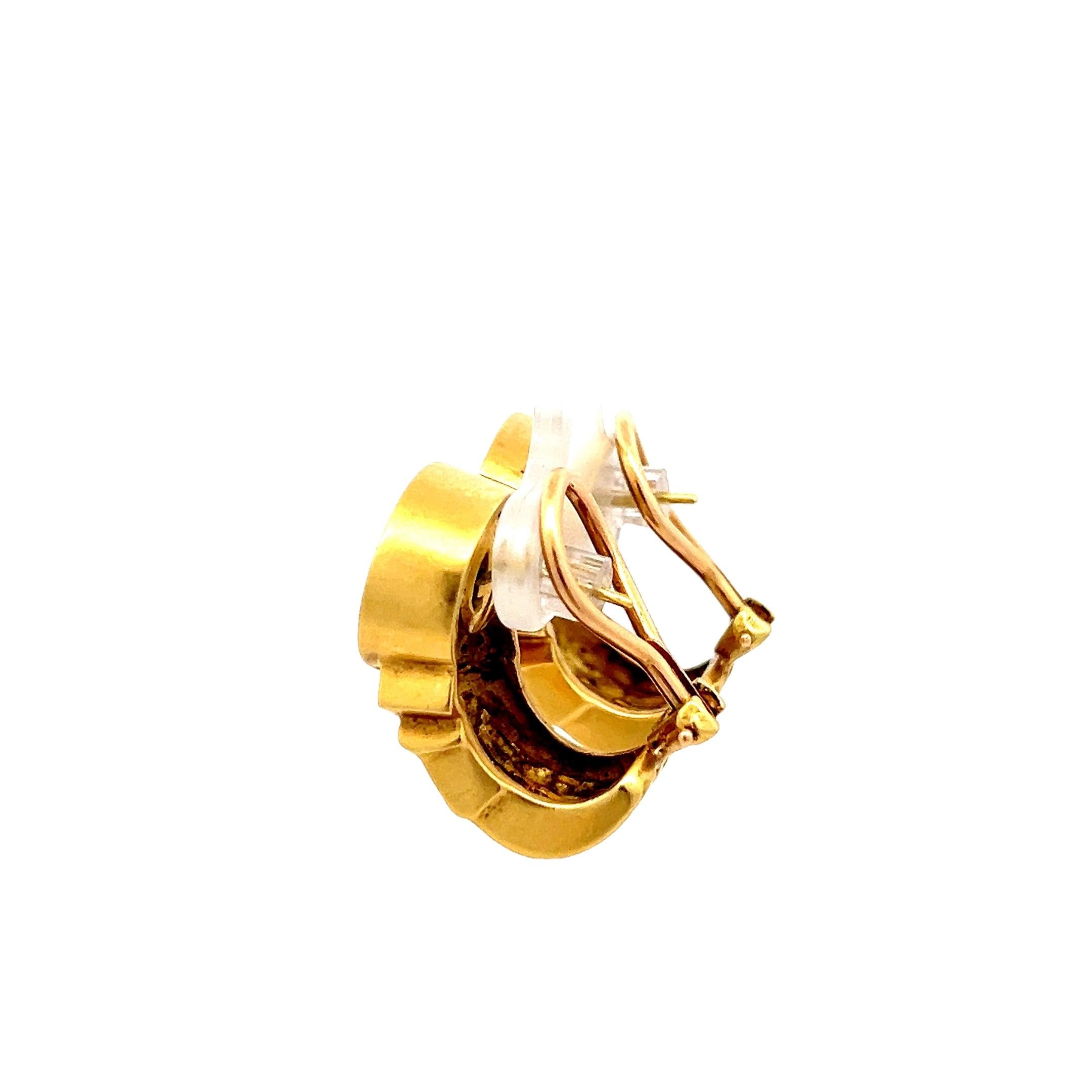 De las mujeres Pendientes de clip italianos de oro amarillo de 18 quilates con camafeo verde y diamantes de 1980 en venta