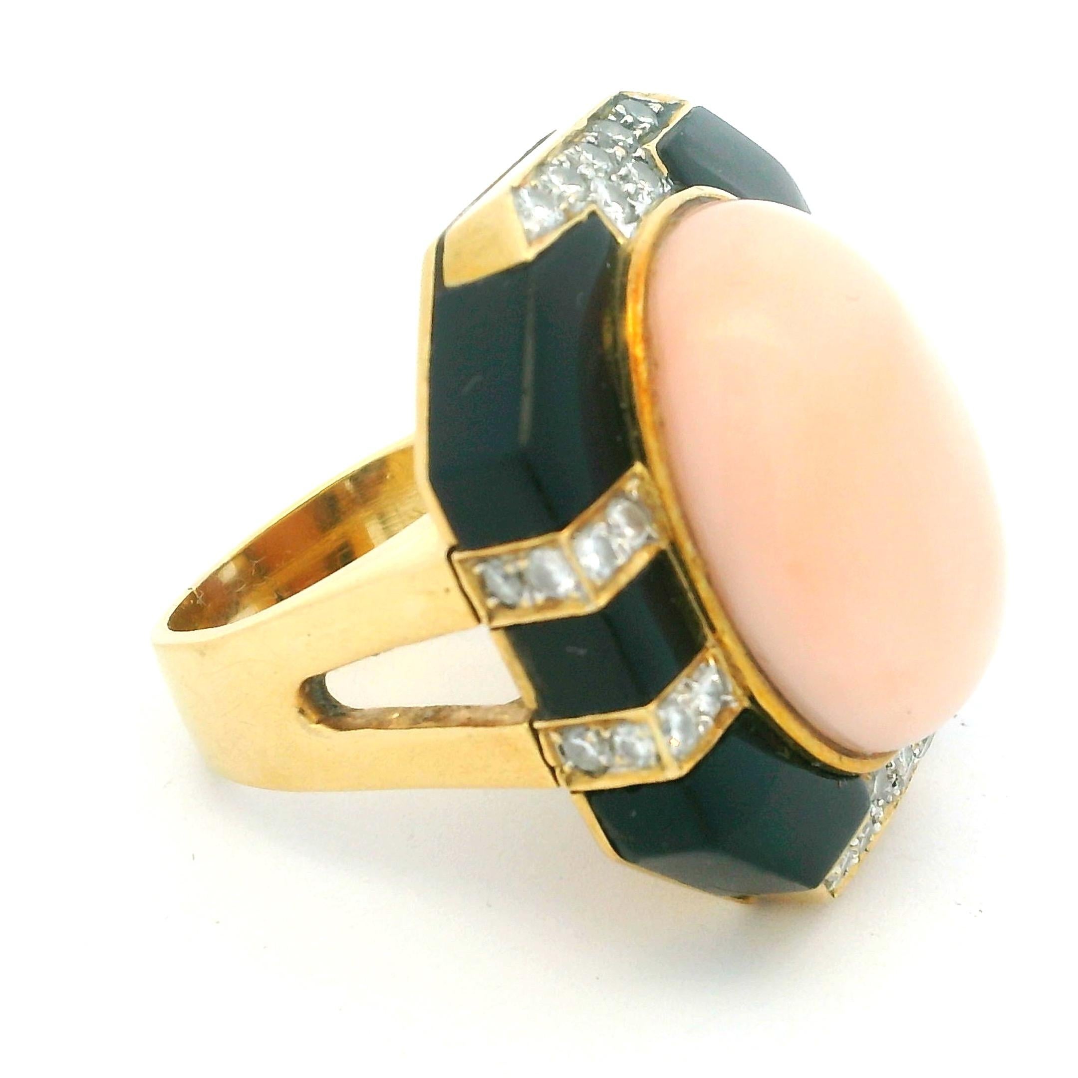 Italienischer 1980 Vintage 18K Gold Korallen Onyx und Diamant Statement Ring Damen im Angebot