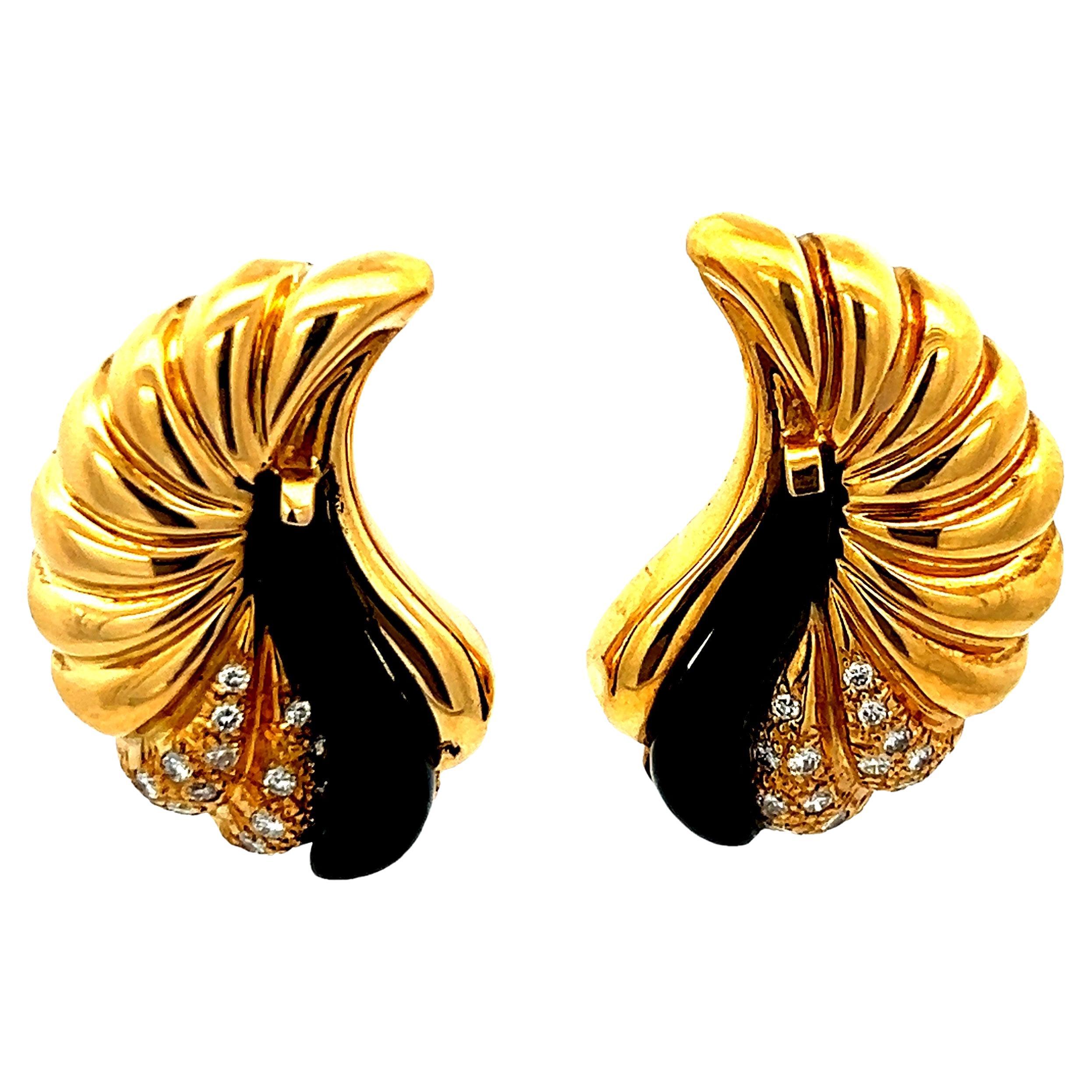 Boucles d'oreilles italiennes des années 1980 en or jaune 18K avec onyx et diamants