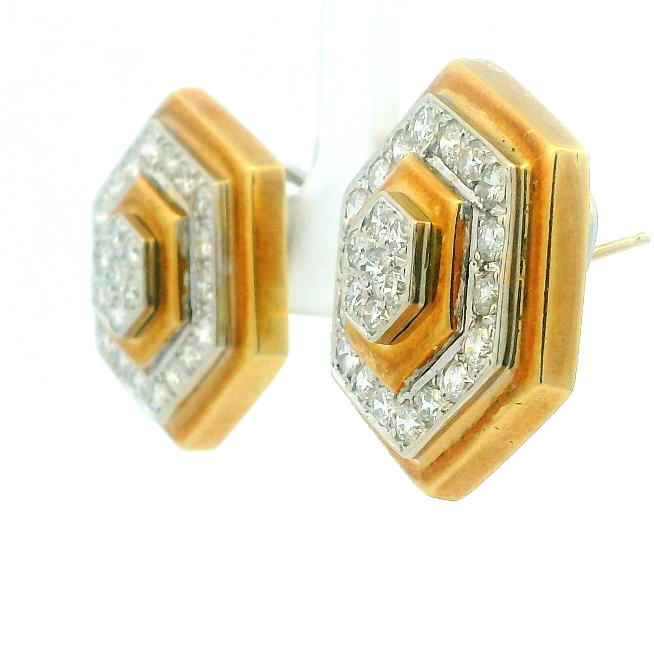 Boucles d'oreilles italiennes des années 1980 en or 18 carats, de style Art déco, avec diamants hexagonaux en vente 6