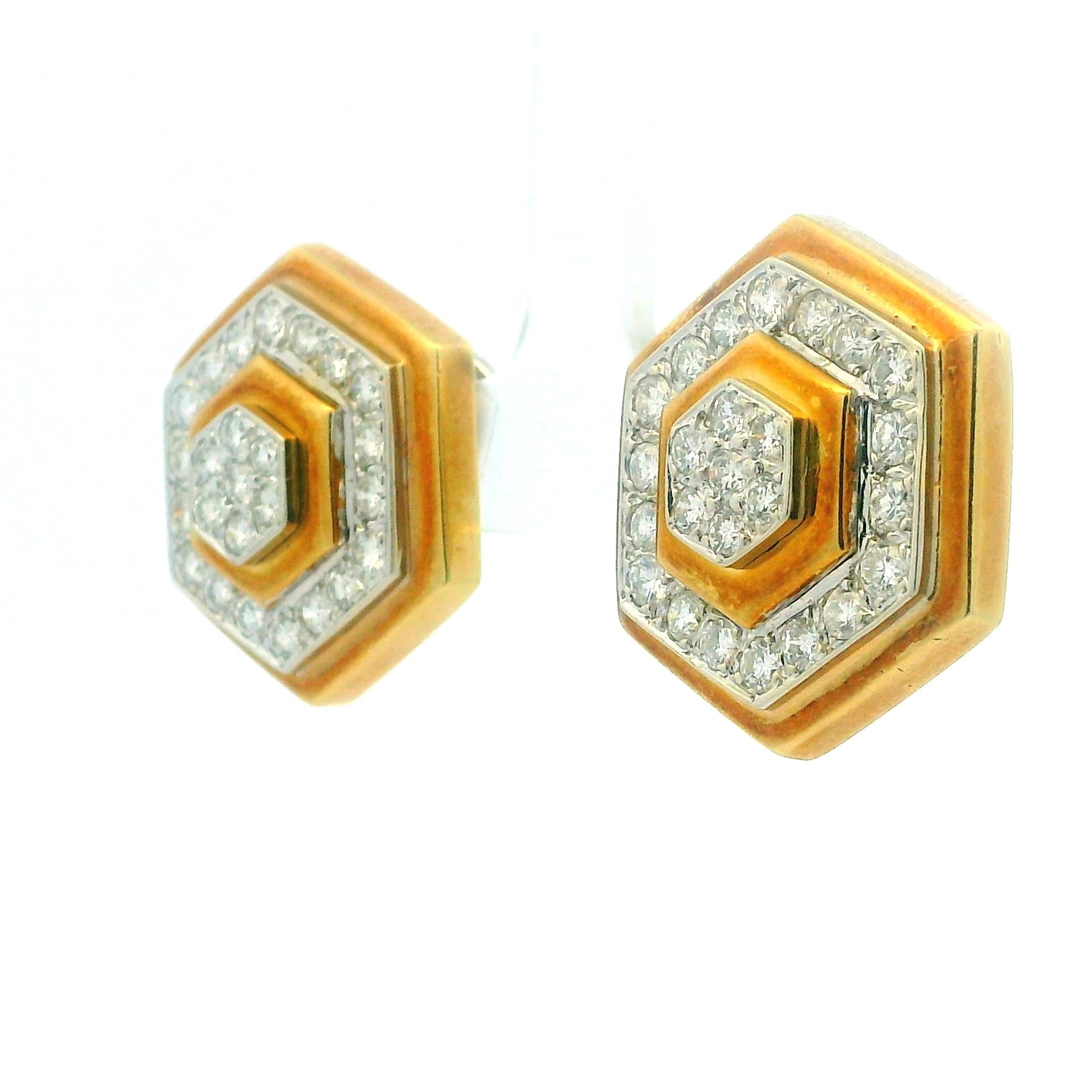 Boucles d'oreilles italiennes des années 1980 en or 18 carats, de style Art déco, avec diamants hexagonaux en vente 7