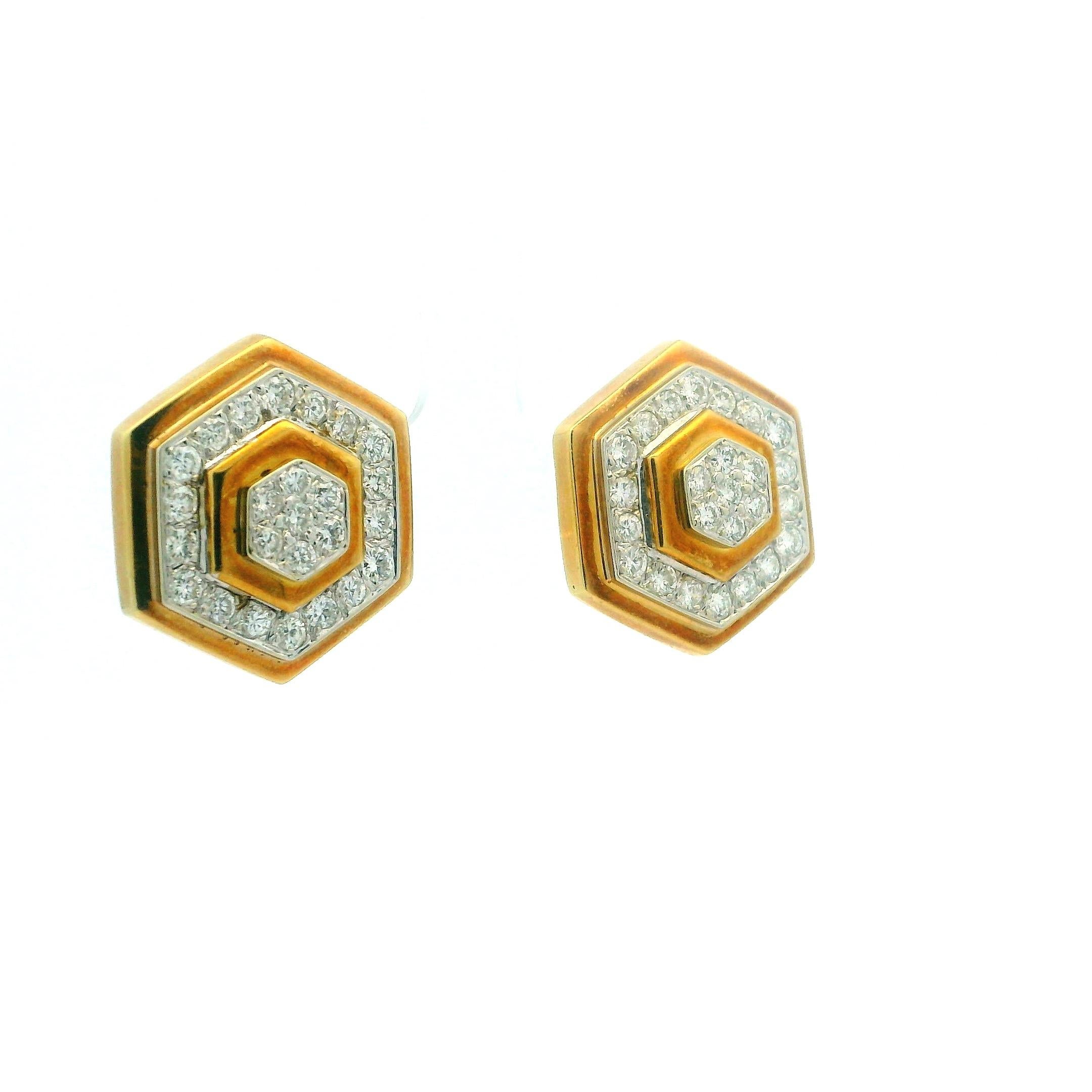 Boucles d'oreilles italiennes des années 1980 en or 18 carats, de style Art déco, avec diamants hexagonaux Excellent état - En vente à Miami, FL