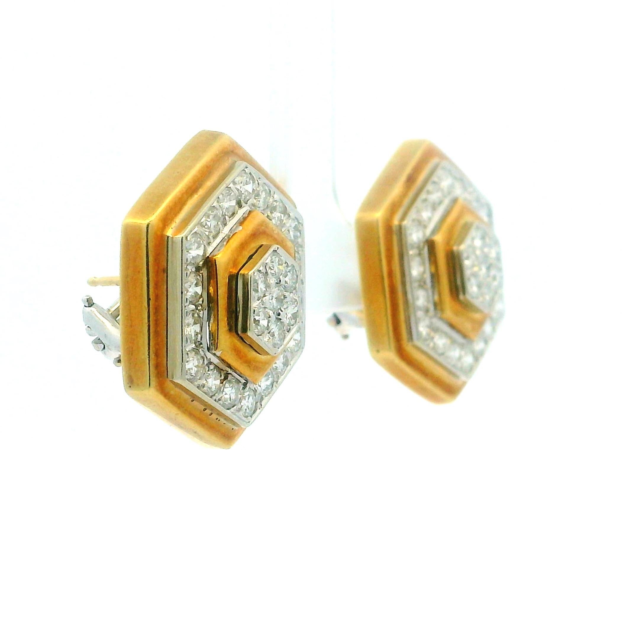 Boucles d'oreilles italiennes des années 1980 en or 18 carats, de style Art déco, avec diamants hexagonaux Pour femmes en vente