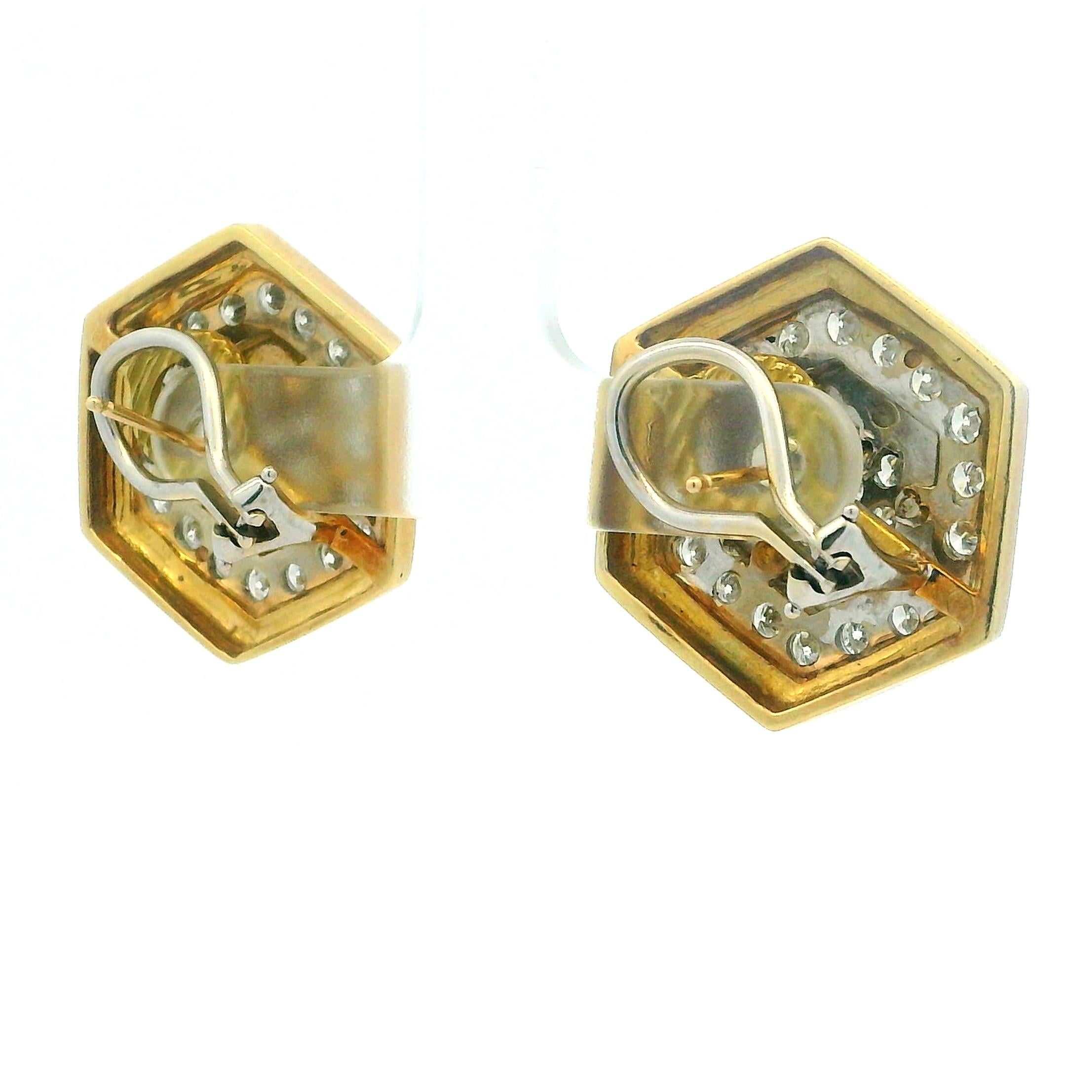 Boucles d'oreilles italiennes des années 1980 en or 18 carats, de style Art déco, avec diamants hexagonaux en vente 2