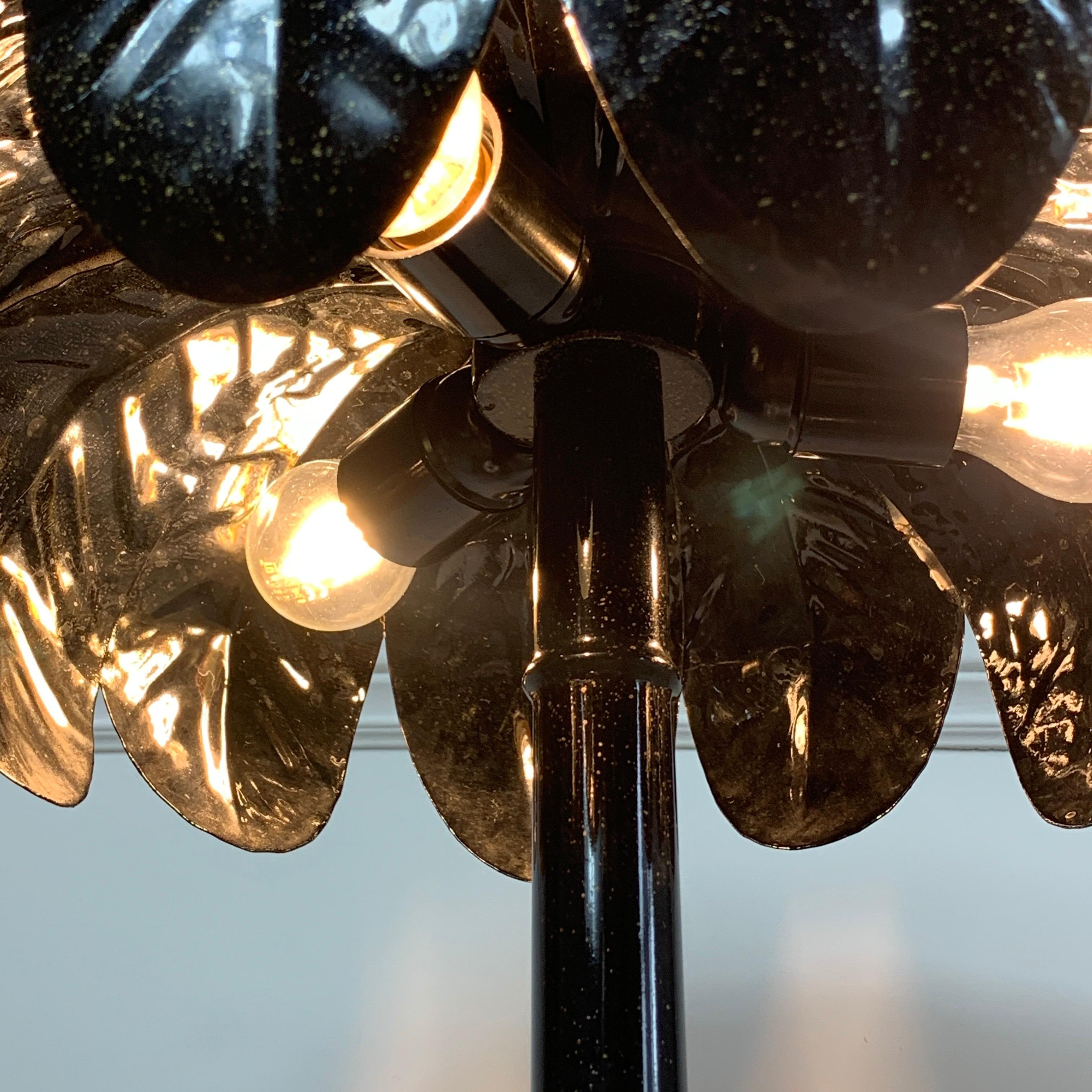 Italienische schwarze Palmenlampe aus den 1980er Jahren auf einem Marmorsockel im Zustand „Gut“ im Angebot in Hastings, GB