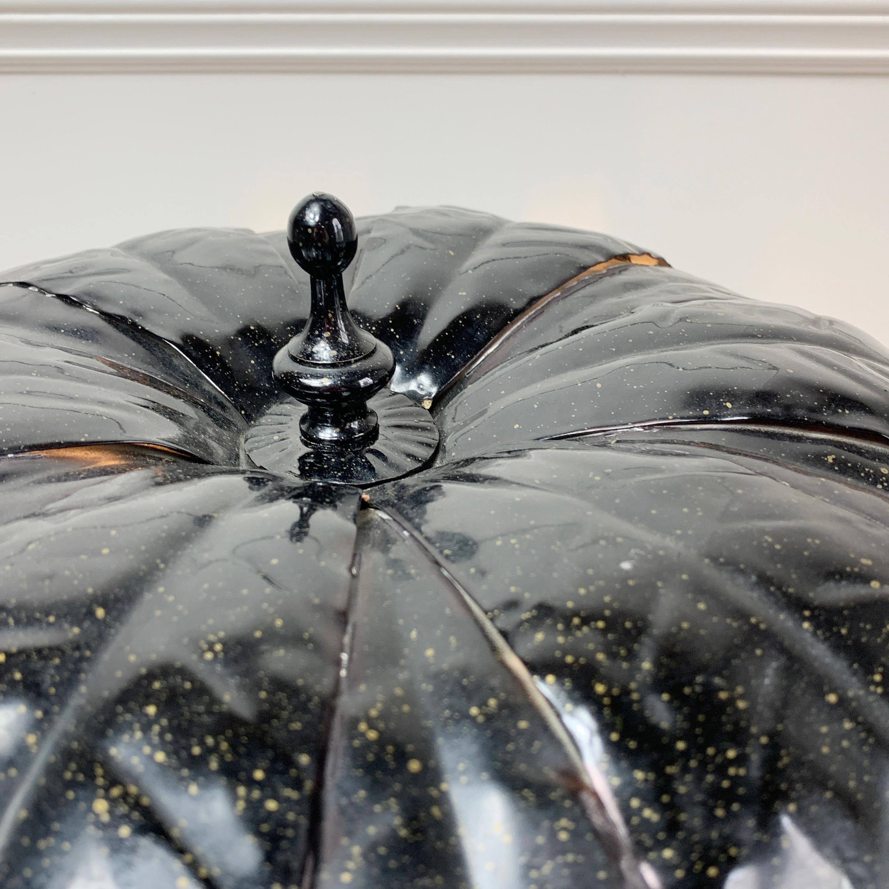 Italienische schwarze Palmenlampe aus den 1980er Jahren auf einem Marmorsockel im Angebot 1