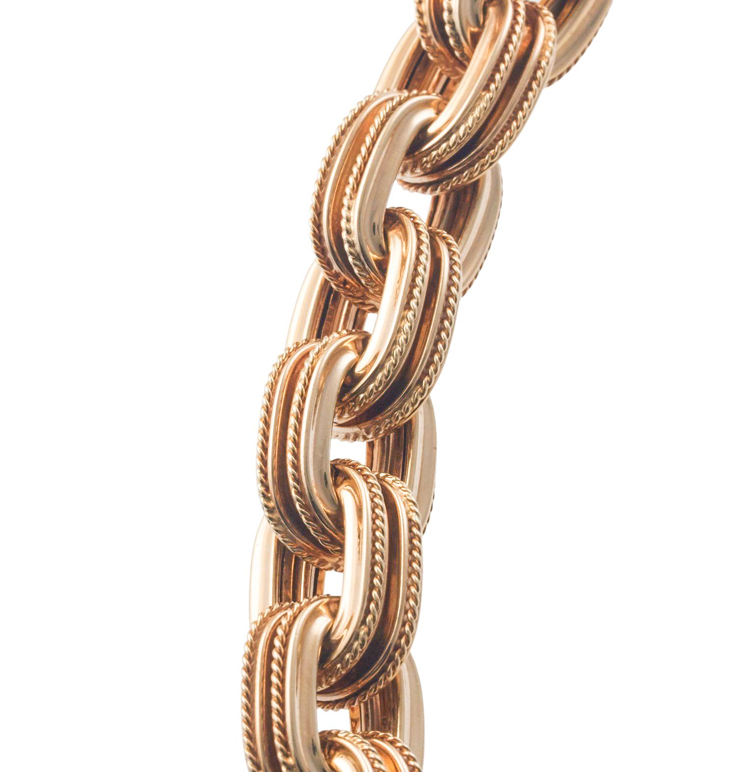 Italian 1980s Chunky Link Gold Chain Necklace In Excellent Condition For Sale In New York, NY