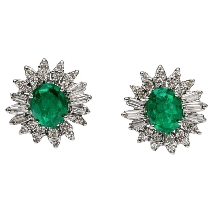 Italienische 1980er Kolumbianische Smaragd 
Diamant Cluster Ohrringe