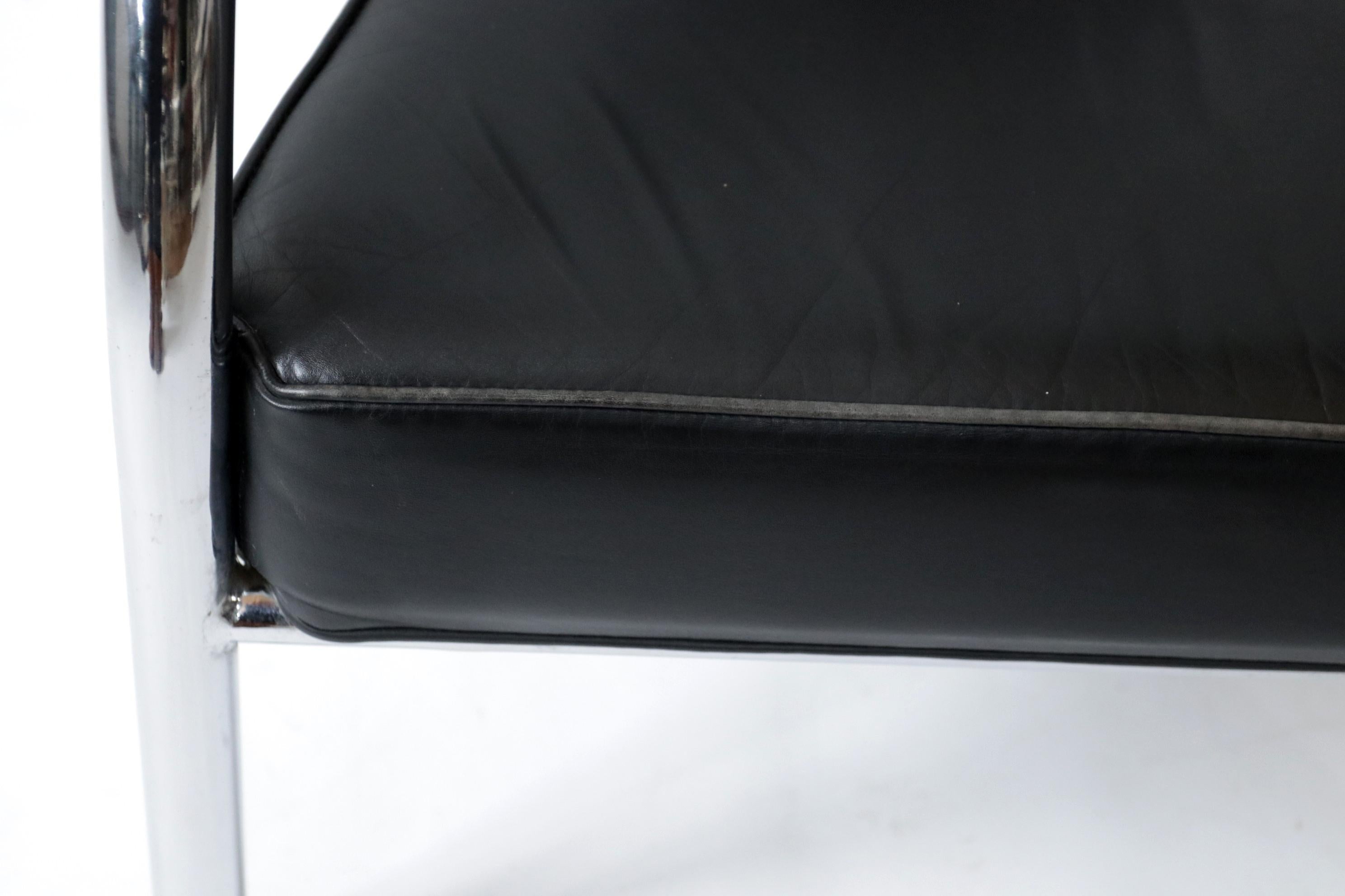 Late 20th Century Italian 1980's Design Armchair Tubular Chrome Steel Black Leather For Sale