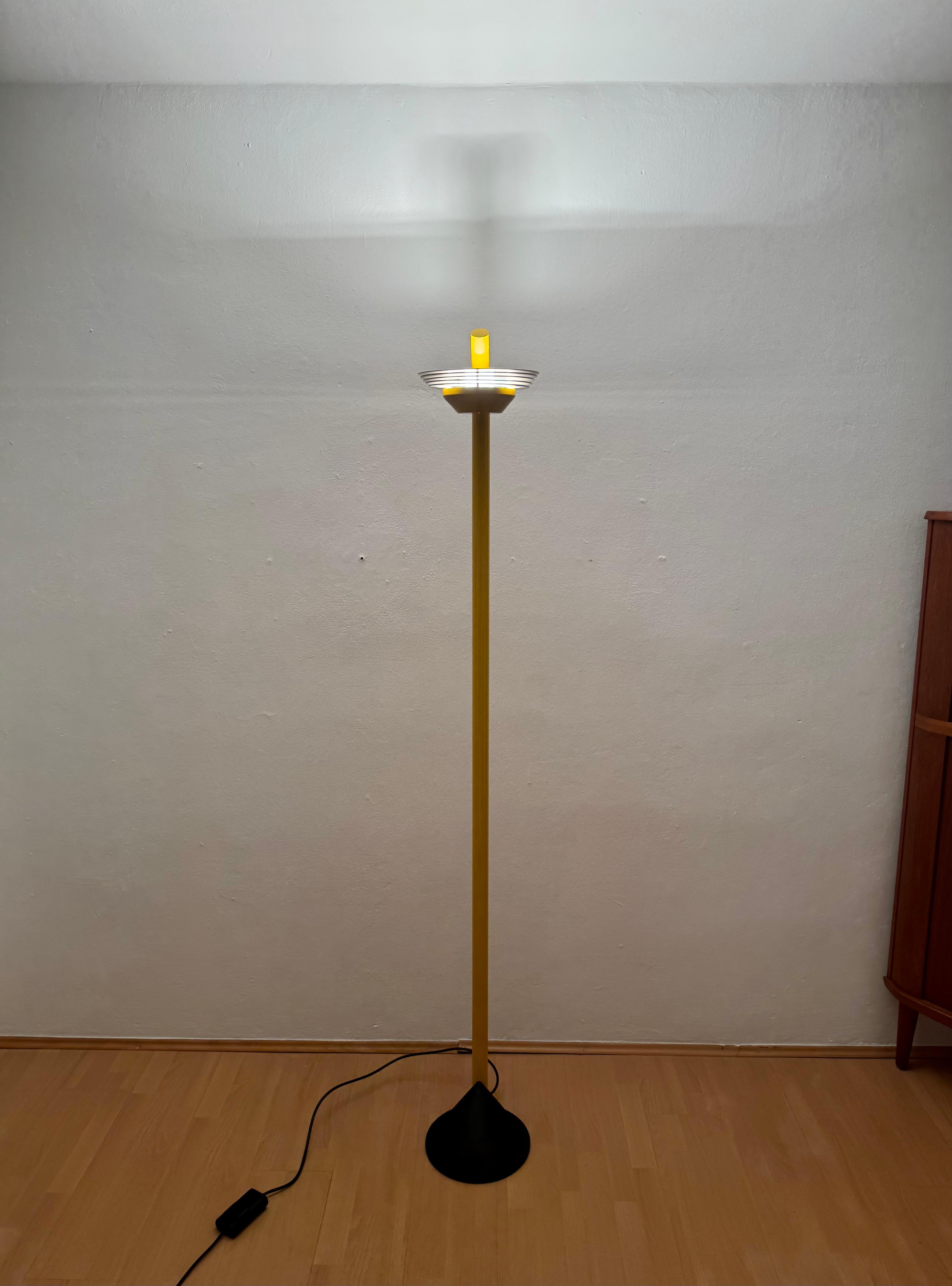 Plafonnier italien des années 1980 de style Memphis Lampadaire en vente 6