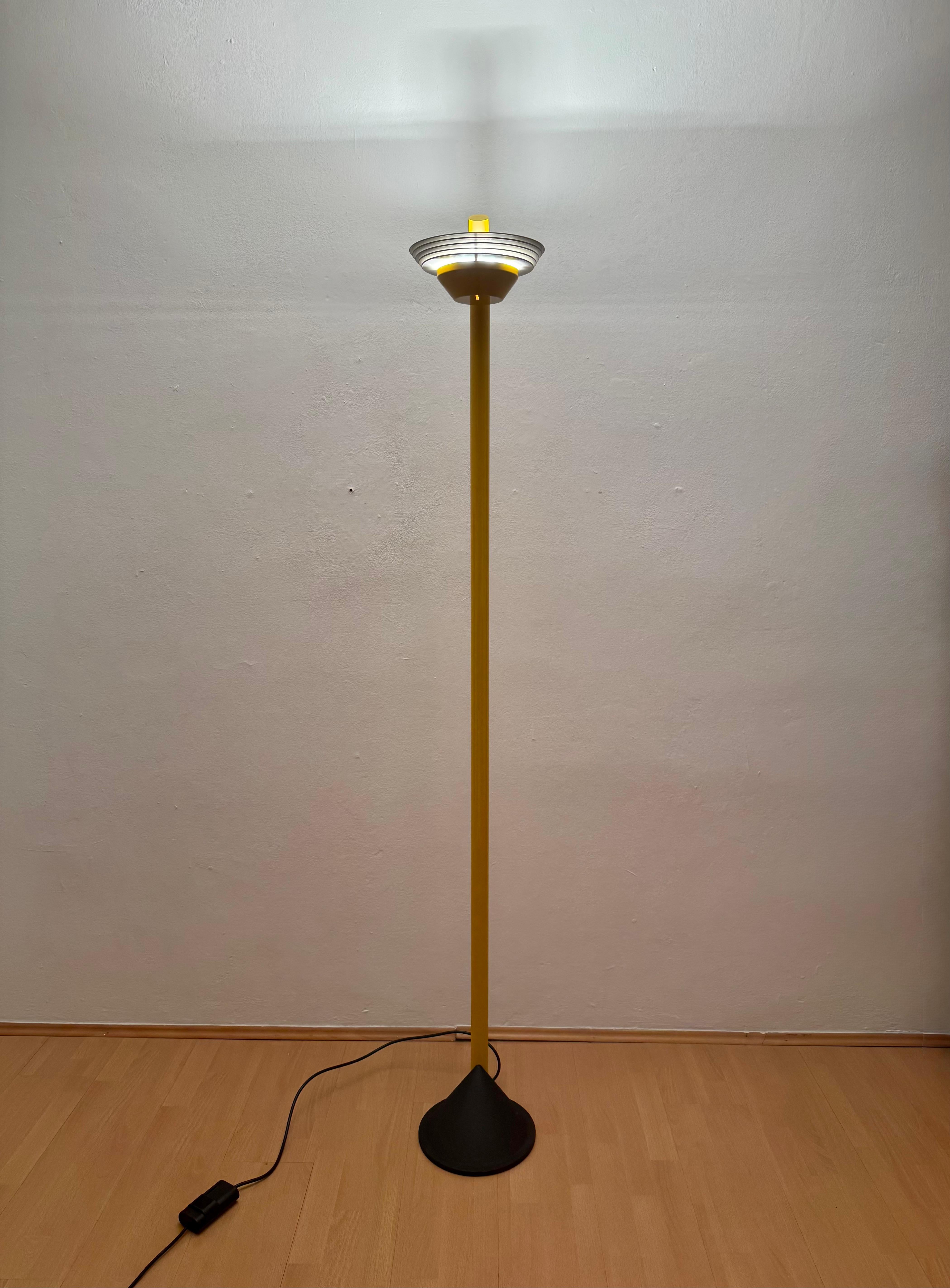 Plafonnier italien des années 1980 de style Memphis Lampadaire en vente 7