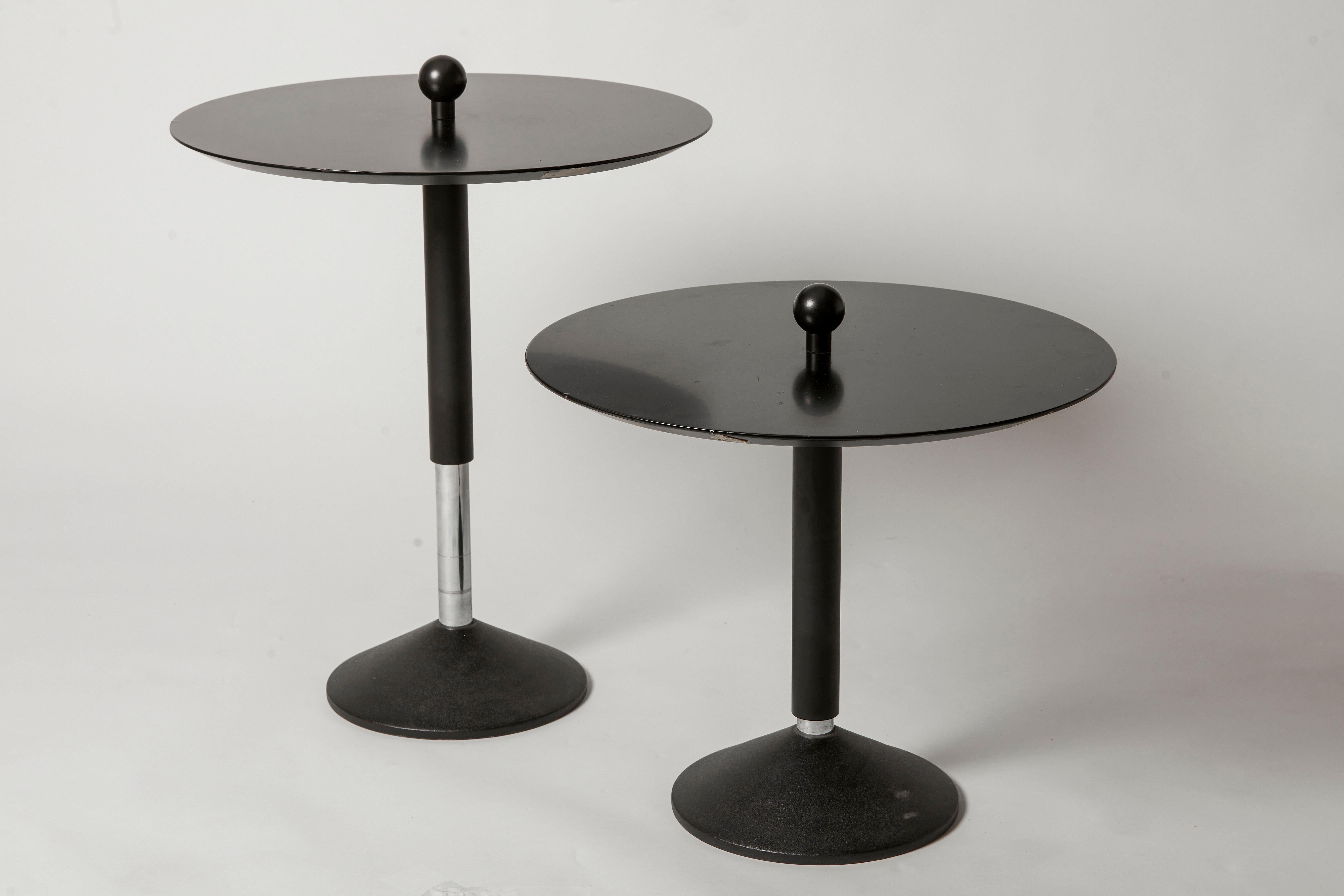 Italian 1980's Pair of Moveable Side Tables For Sale 1