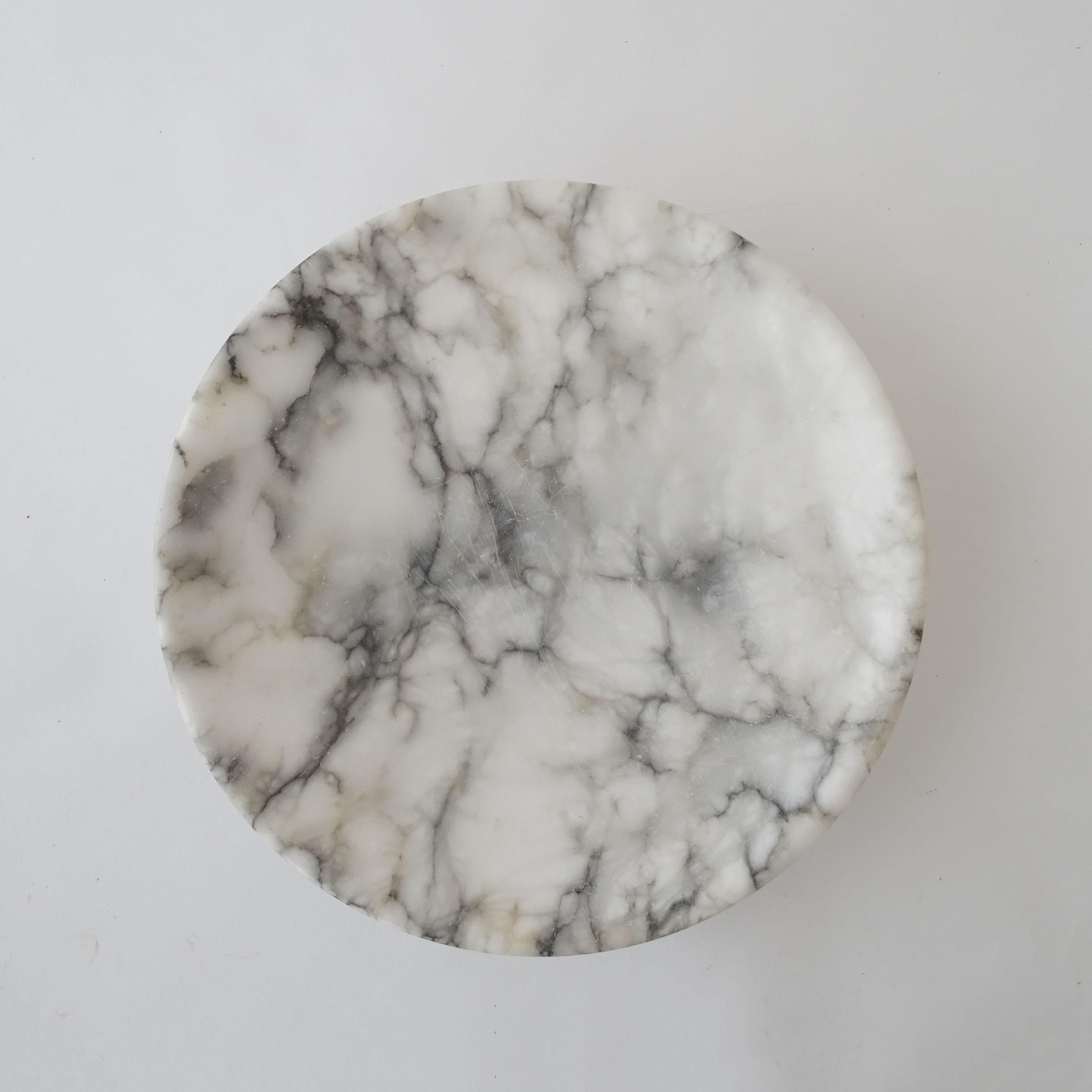 Italian 1980s Post Modern Centrepiece in Alabaster In Good Condition For Sale In Milan, IT