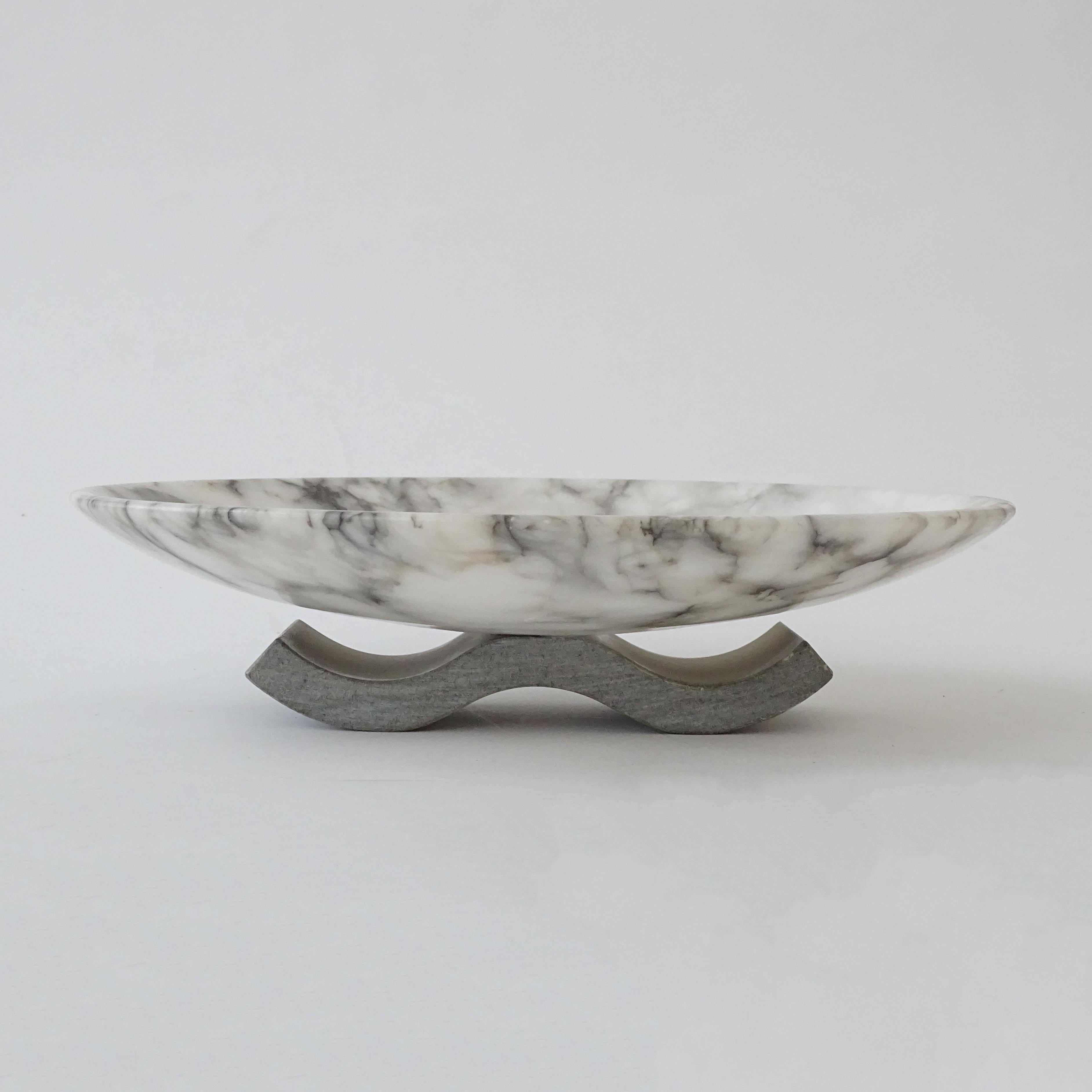 Italian 1980s Post Modern Centrepiece in Alabaster For Sale 2