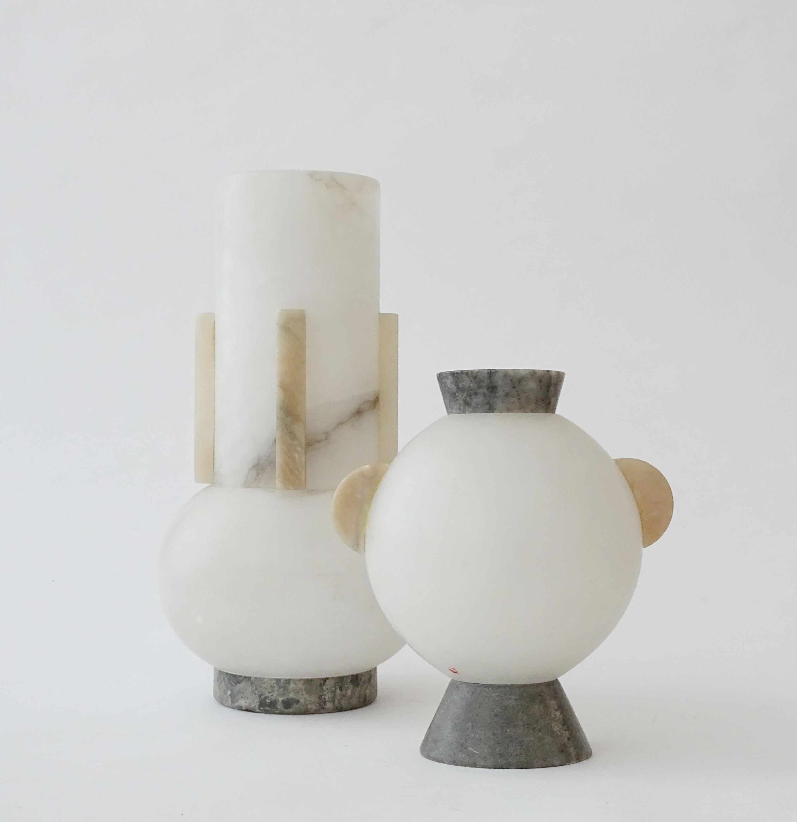 Italienische postmoderne Vase der 1980er Jahre aus Alabaster (Ende des 20. Jahrhunderts) im Angebot