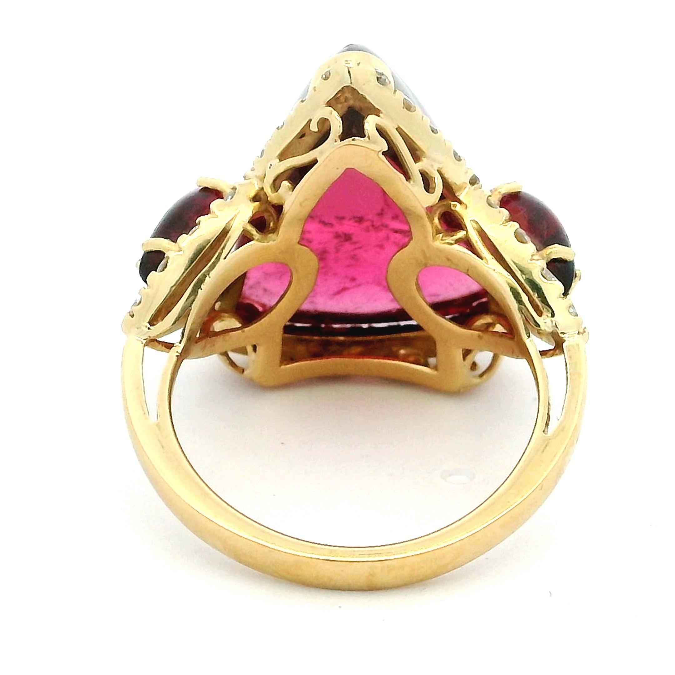 Italian 1990s 18K Gold Tourmaline Cabochon and Diamond Ring For Sale 7