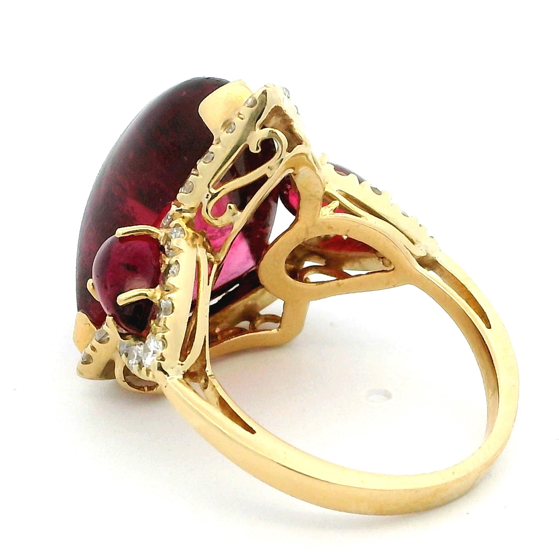 Italian 1990s 18K Gold Tourmaline Cabochon and Diamond Ring For Sale 8