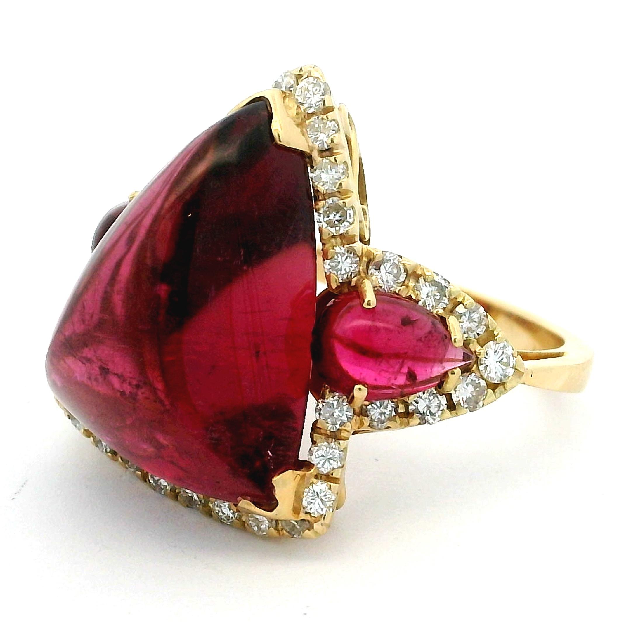 Italian 1990s 18K Gold Tourmaline Cabochon and Diamond Ring For Sale 10