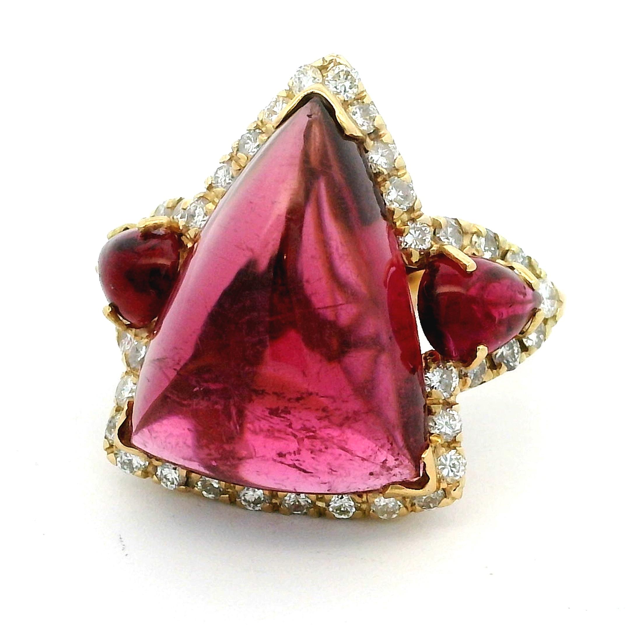 Italian 1990s 18K Gold Tourmaline Cabochon and Diamond Ring For Sale 12