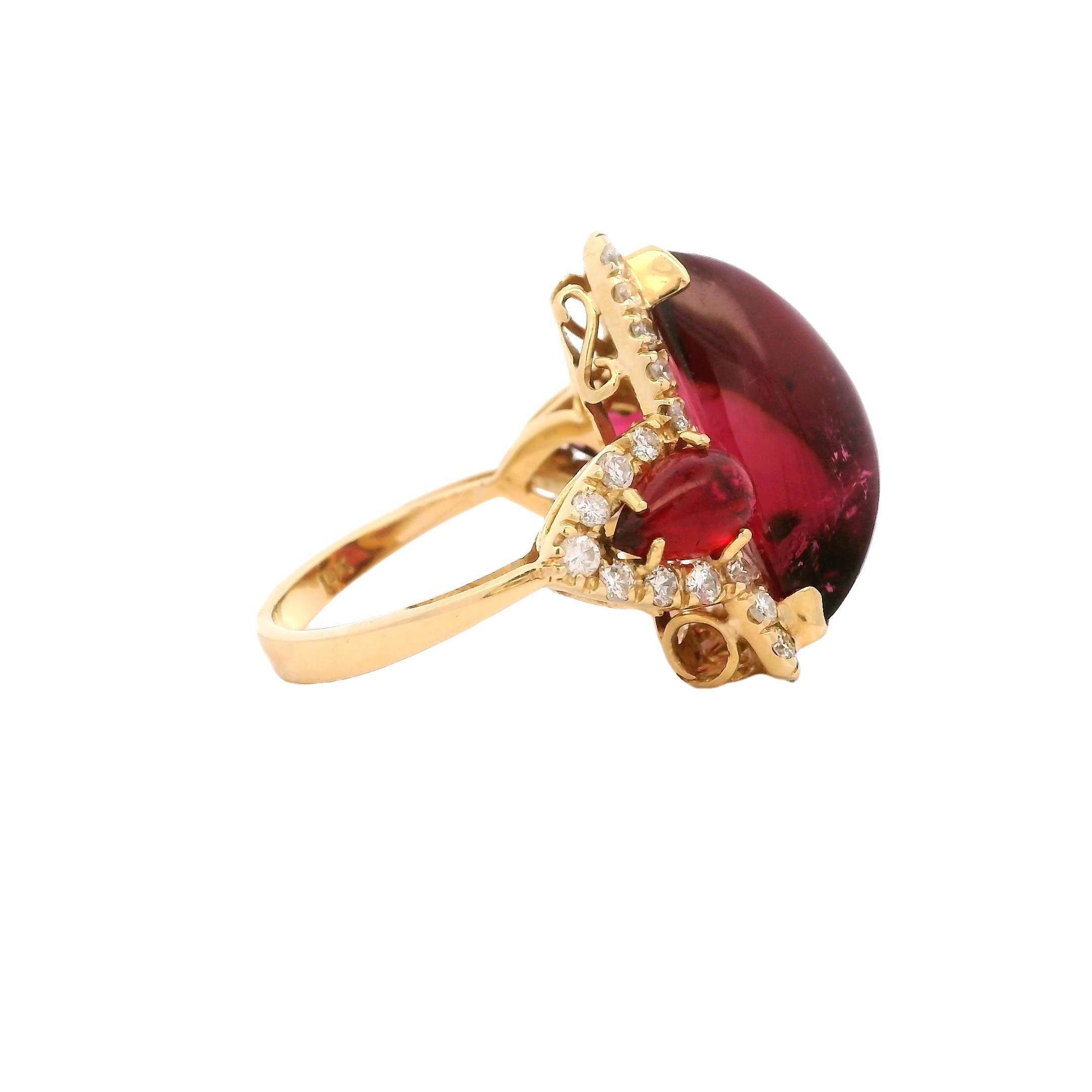 Women's Italian 1990s 18K Gold Tourmaline Cabochon and Diamond Ring For Sale