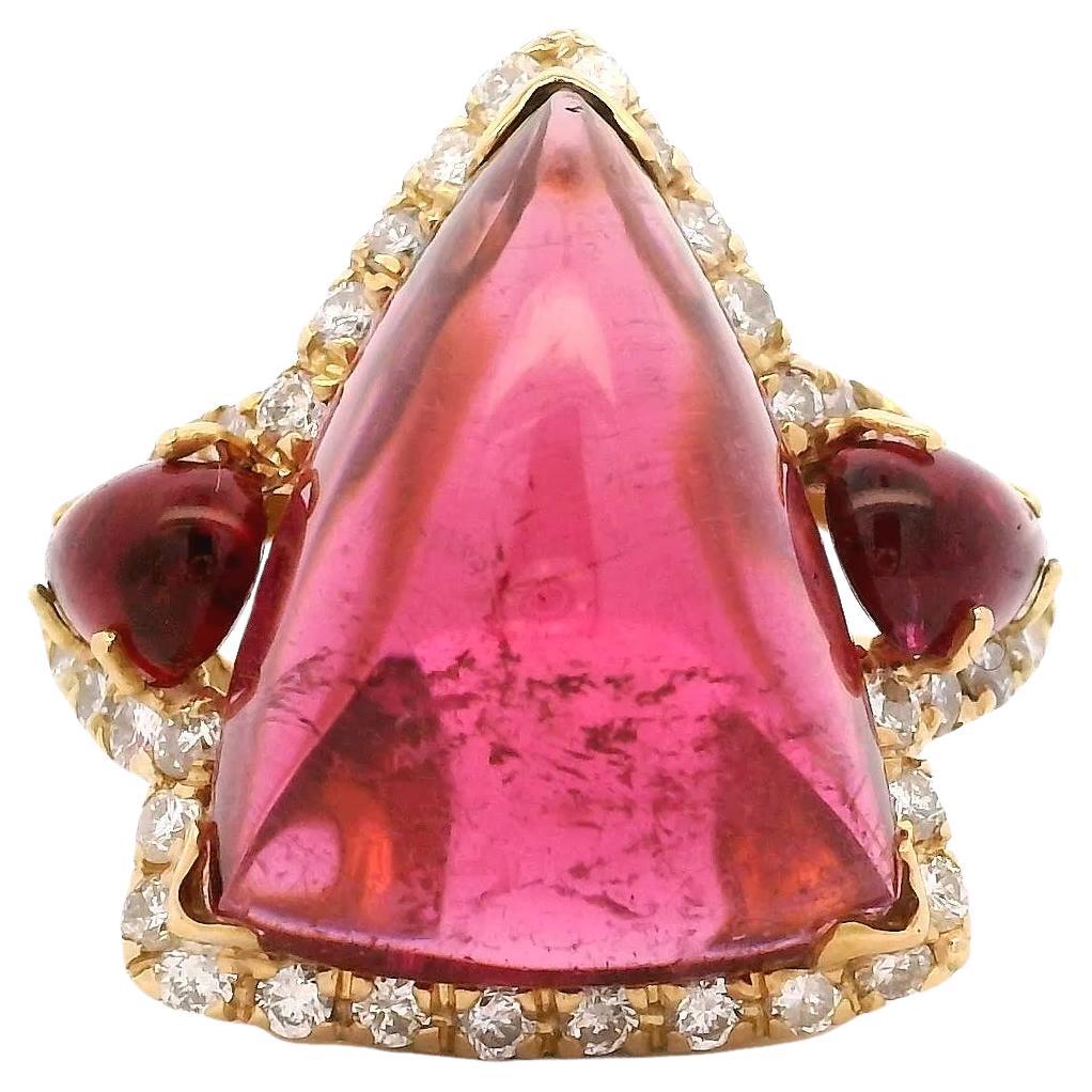 Italian 1990s 18K Gold Tourmaline Cabochon and Diamond Ring For Sale
