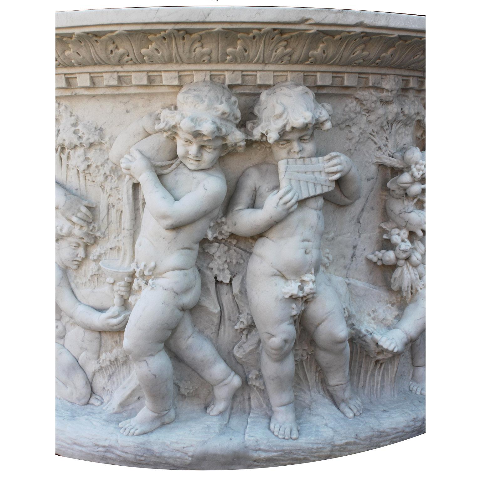 Italian 19th-20th Century Whimsical White Marble Wishing Wellhead with Children For Sale 3