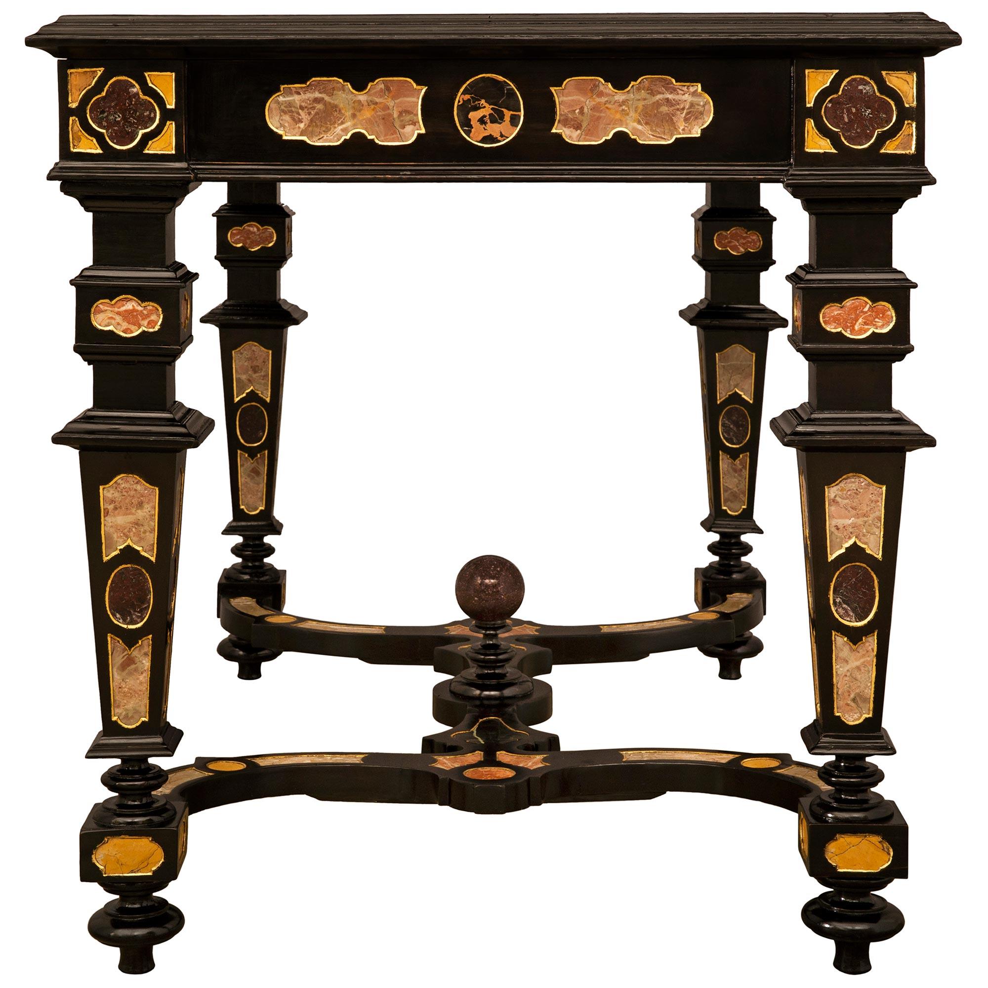 italien A.I.C.. Table centrale baroque en bois fruitier ébénisé et marbre Portoro en vente