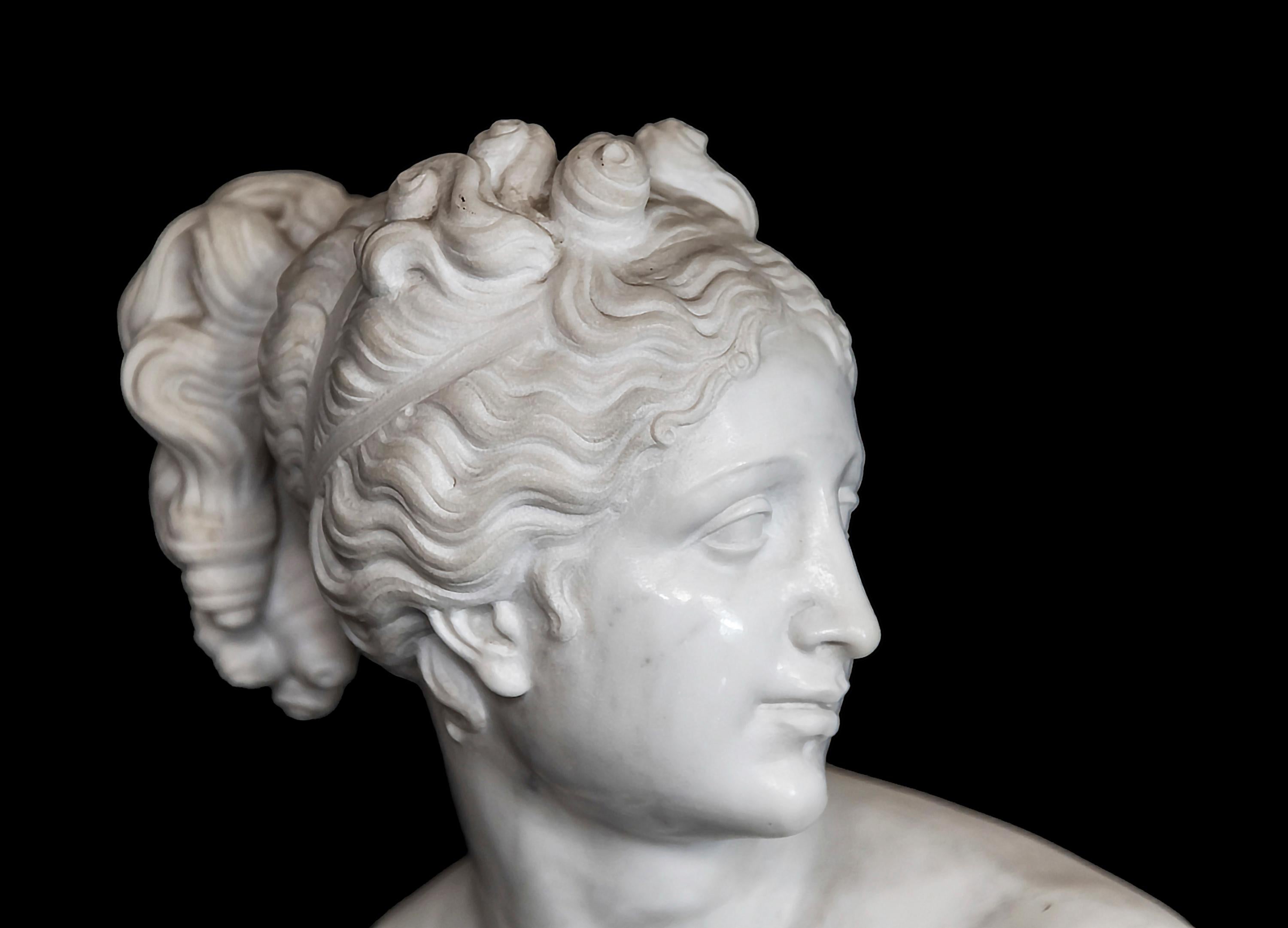 Marbre Sculpture italienne du 19ème siècle en marbre de Carrare représentant Vénus d'après Antonio Canova en vente