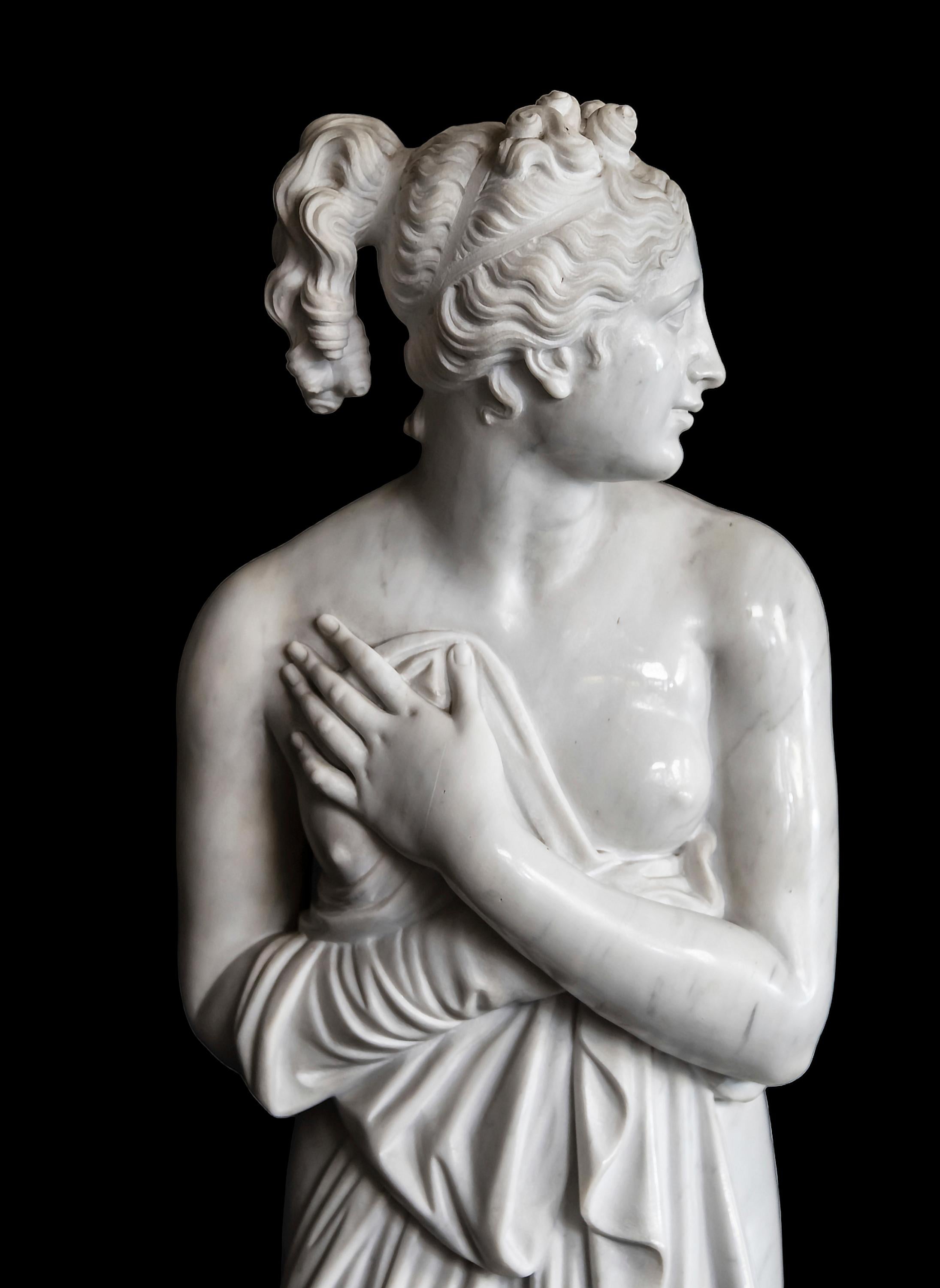 Sculpture italienne du 19ème siècle en marbre de Carrare représentant Vénus d'après Antonio Canova en vente 1