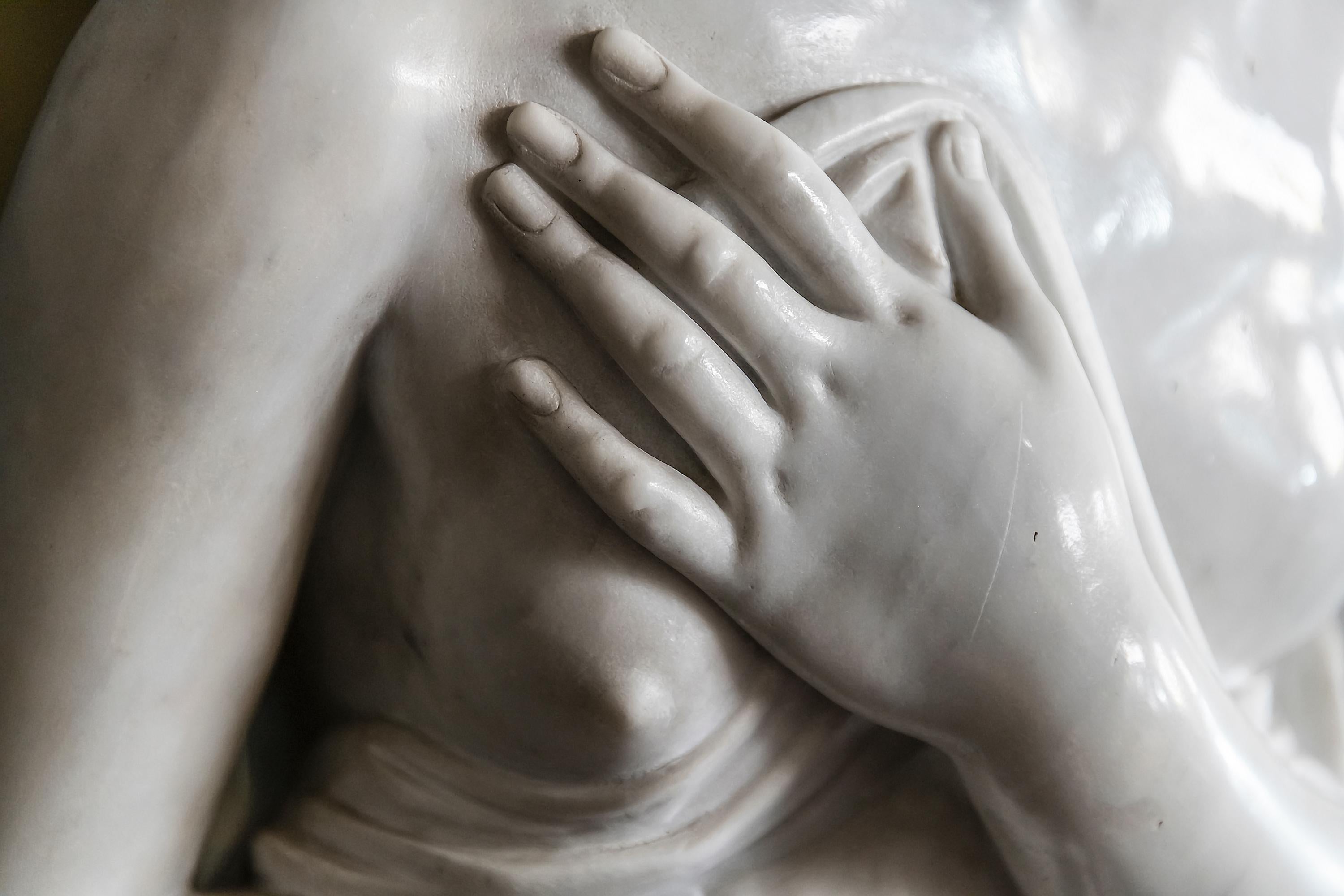 Italian 19th Century After Antonio Canova Venus Italica Carrara Marble Sculpture For Sale 3