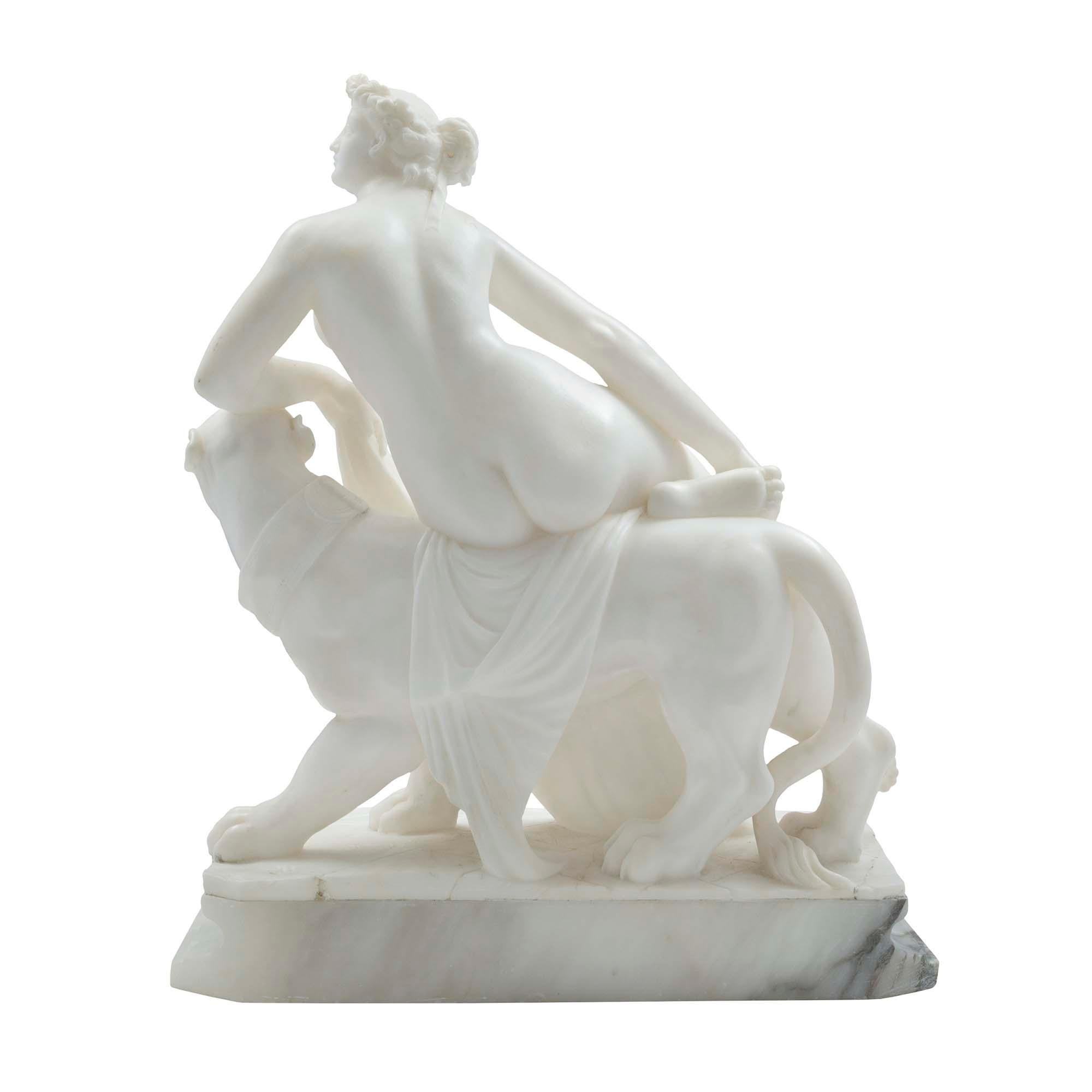 Statue italienne du 19ème siècle en albâtre et marbre Bon état - En vente à West Palm Beach, FL