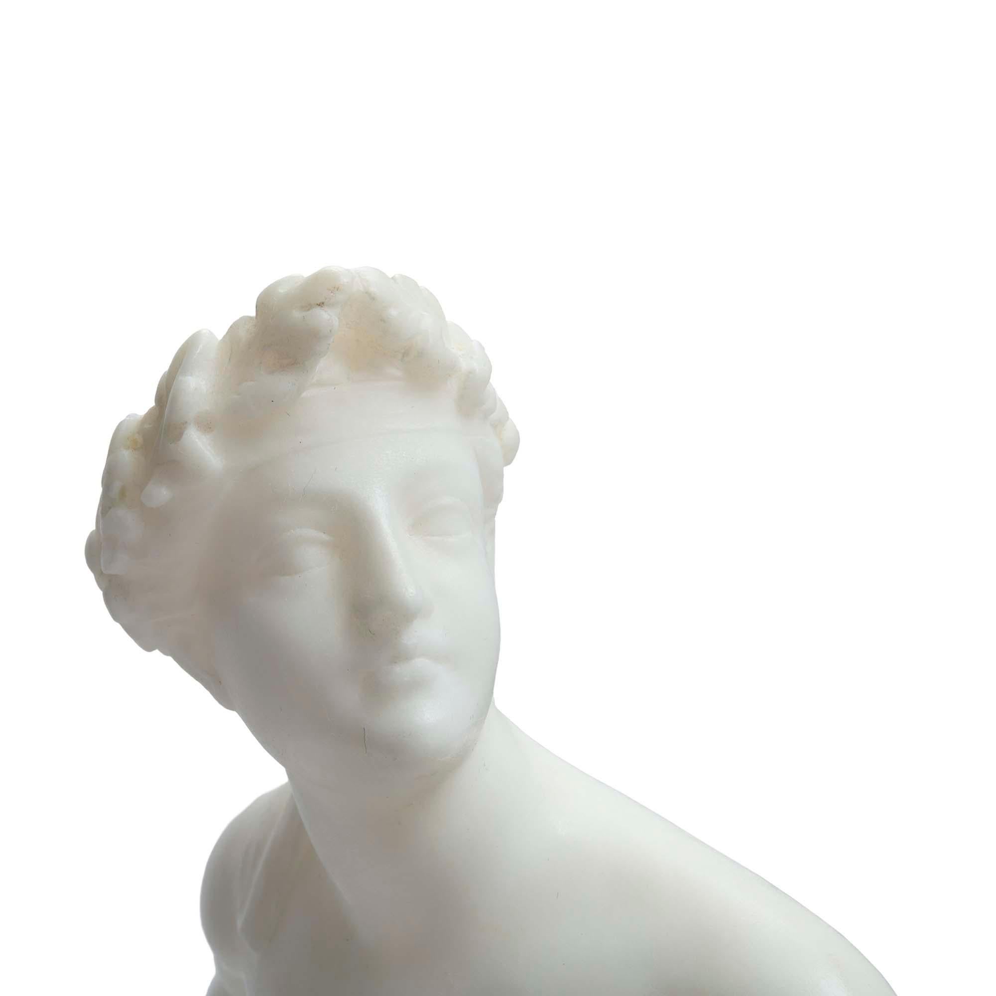 Italienische Alabaster- und Marmorstatue aus dem 19. Jahrhundert im Angebot 2