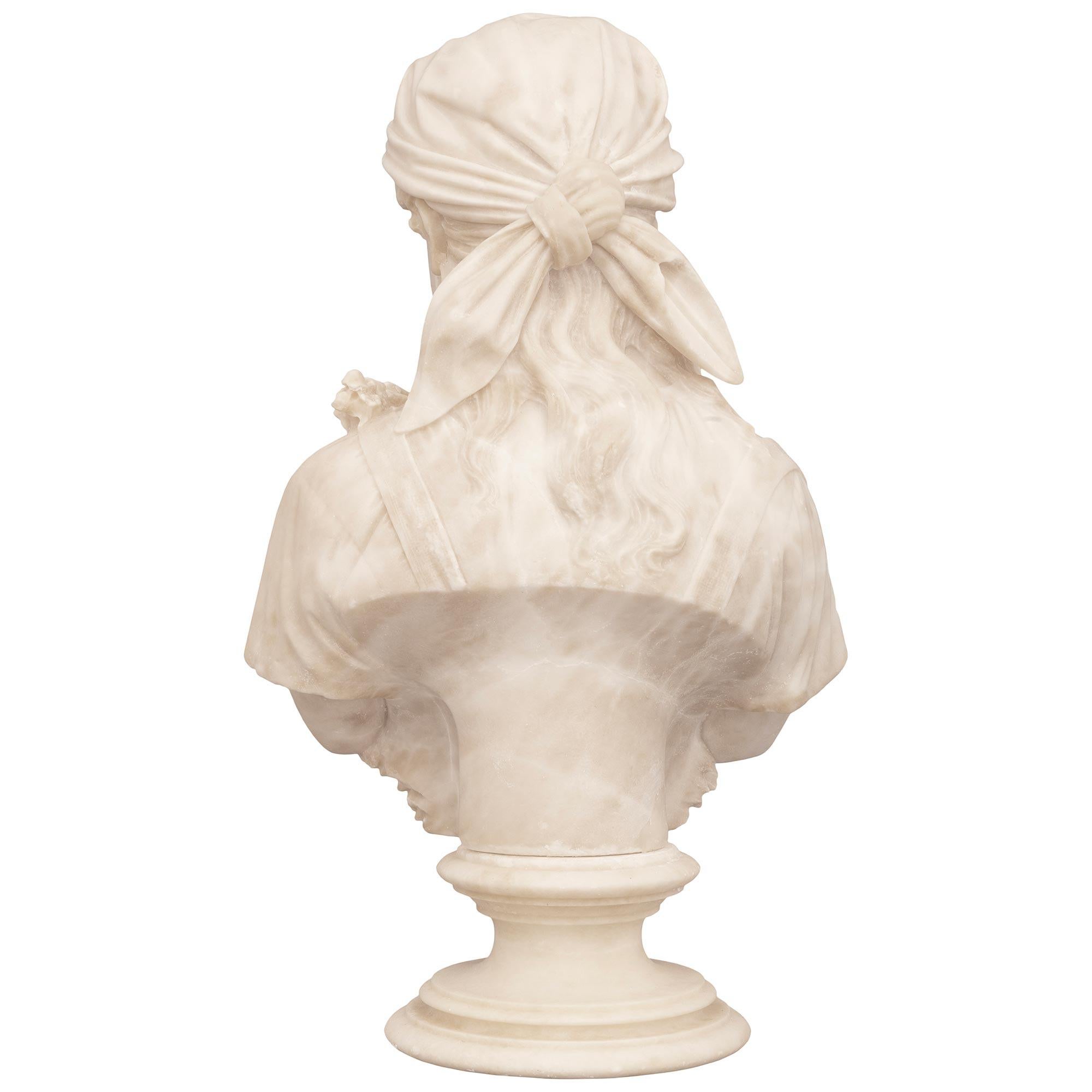 Busto in alabastro del XIX secolo e piedistallo coordinato in vendita 10