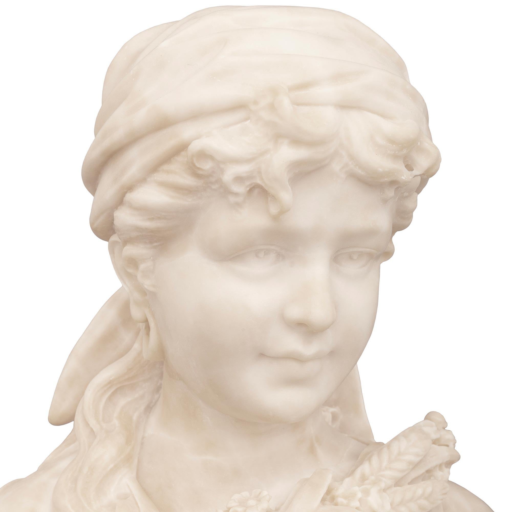Alabastro Busto in alabastro del XIX secolo e piedistallo coordinato in vendita