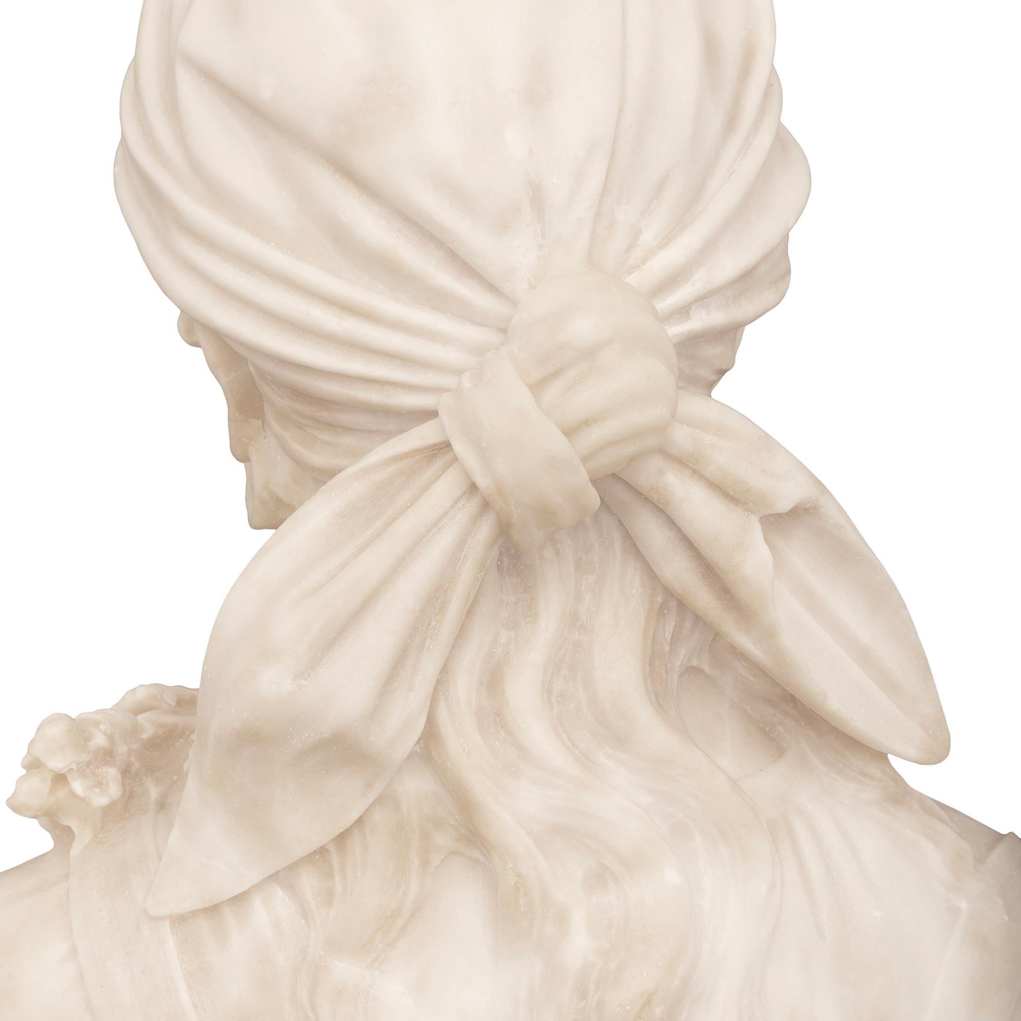 Busto in alabastro del XIX secolo e piedistallo coordinato in vendita 1