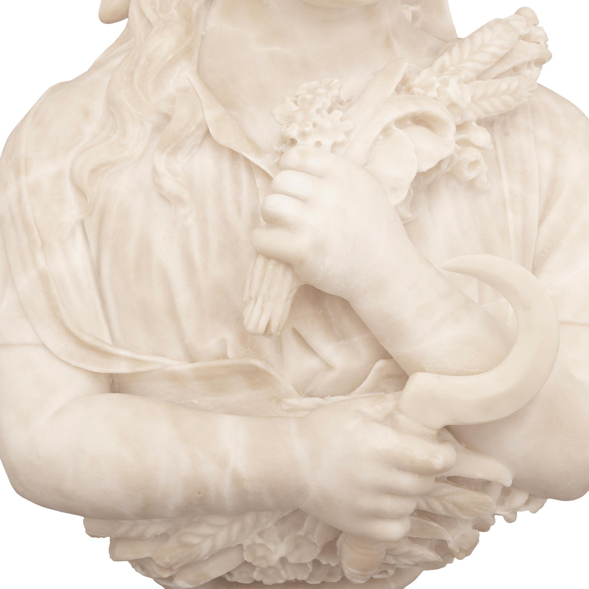 Busto in alabastro del XIX secolo e piedistallo coordinato in vendita 2