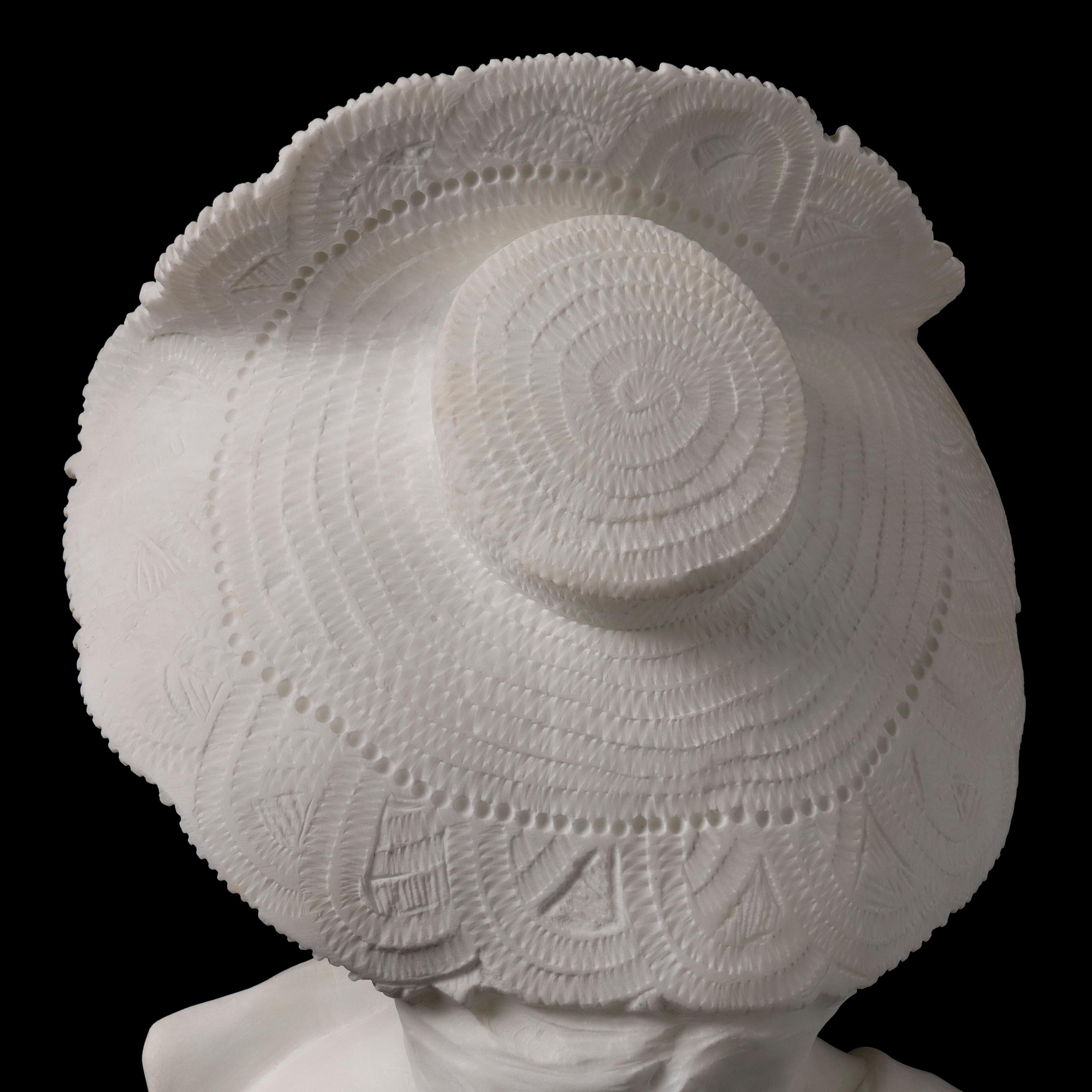 Buste italien en albâtre du 19ème siècle représentant une femme élégante par Adolfo Cipriani Bon état - En vente à London, GB