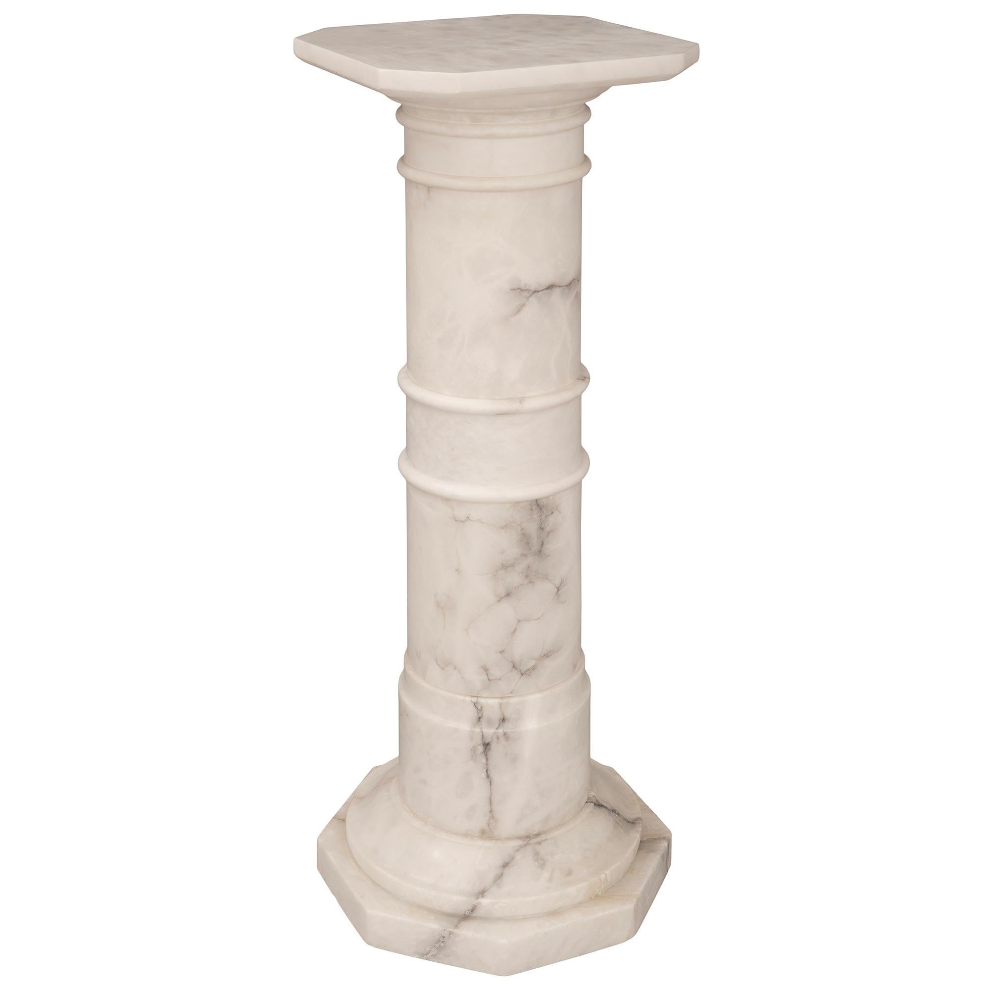 Italian 19th Century Alabaster Pedestal Column In Good Condition For Sale In West Palm Beach, FL
