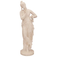 Statue italienne en albâtre du 19ème siècle représentant une belle jeune fille