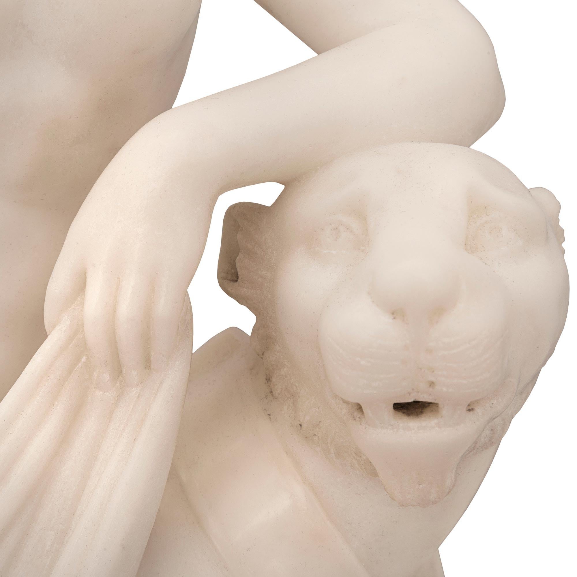 Marbre Statue italienne en albâtre du 19ème siècle de la déesse grecque Ariane en vente